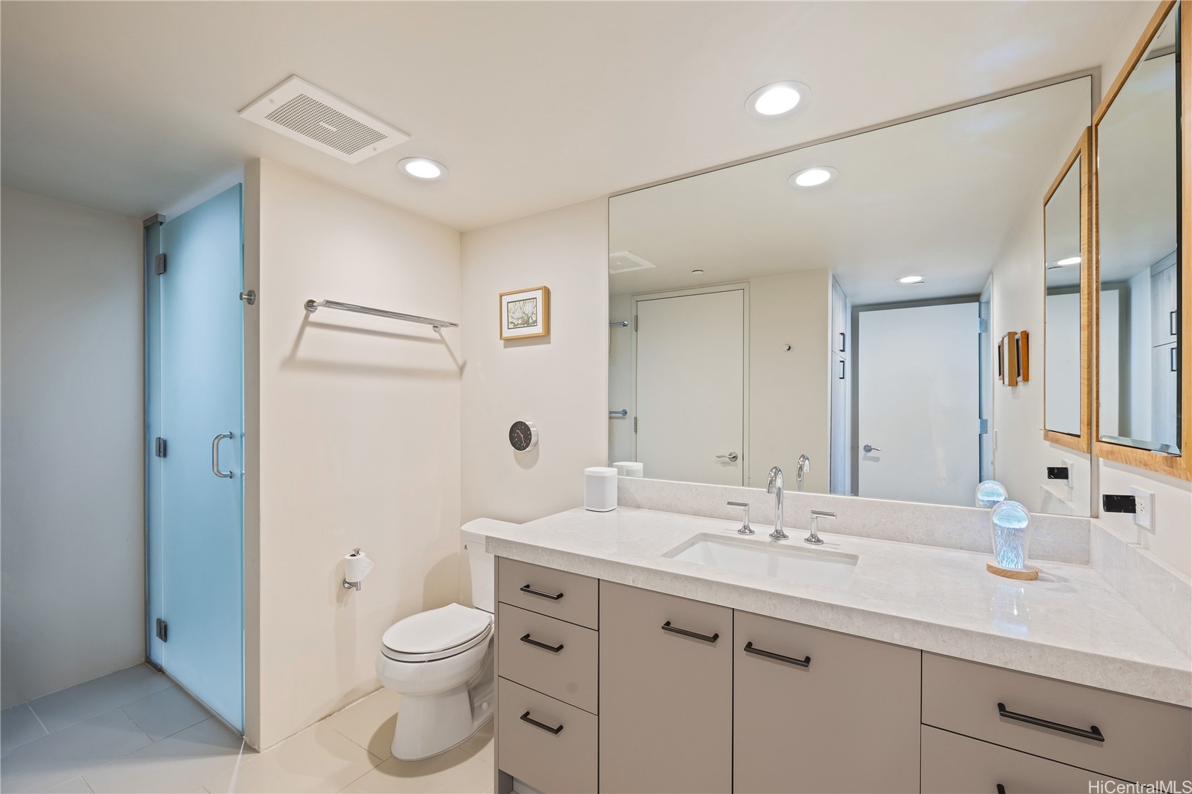 Honolulu, Hawaii, 96813, United States, 1 Bedroom Bedrooms, ,1 BathroomBathrooms,Residential,For Sale,1828131