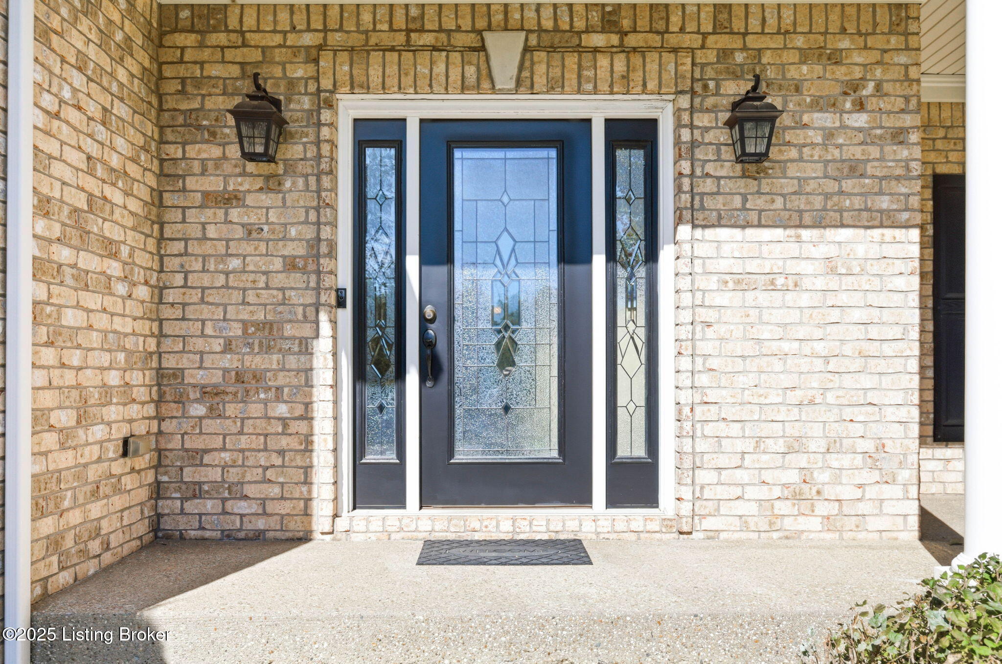 La Grange, Kentucky, 40031, United States, 5 Bedrooms Bedrooms, ,4 BathroomsBathrooms,Residential,For Sale,1971685