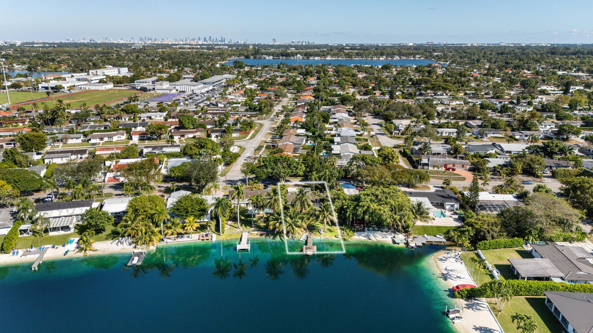 Miami, Florida, 33165, United States, 3 Bedrooms Bedrooms, ,2 BathroomsBathrooms,Residential,For Sale,1995452