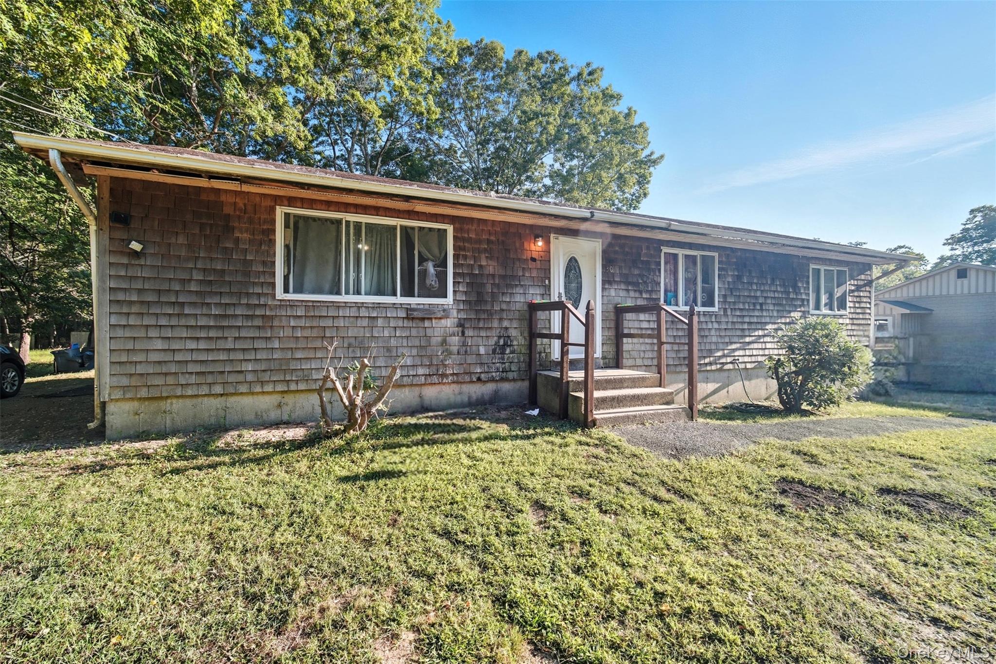 Fords Ln, Southampton, NY 11968