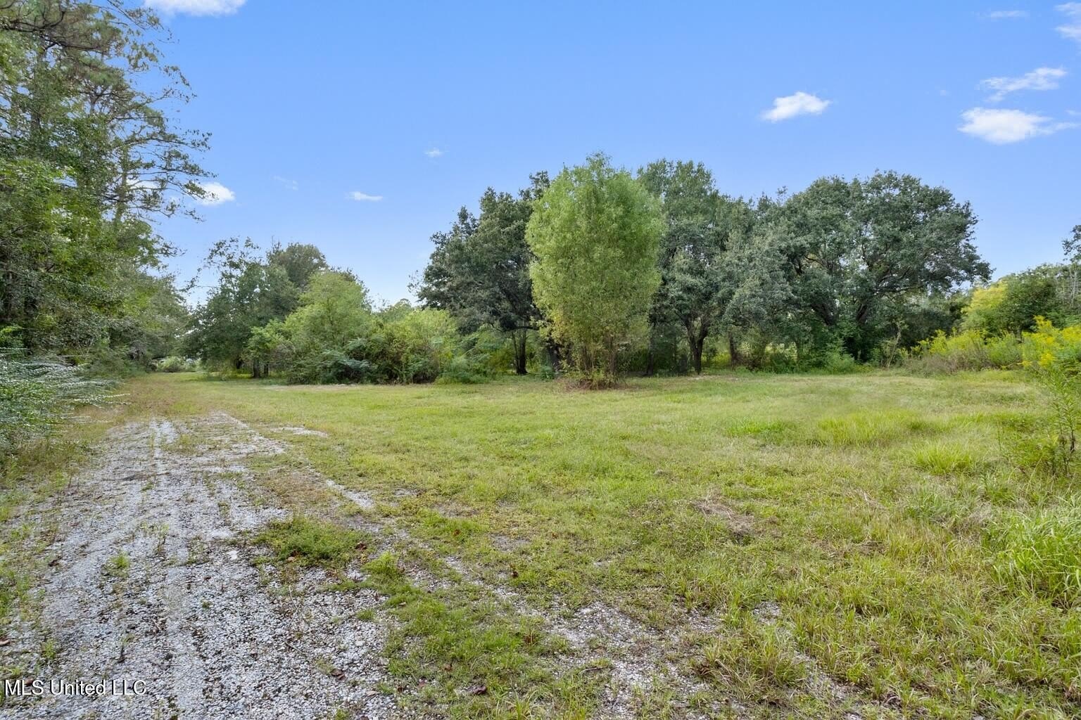 Biloxi, Mississippi, 39532, United States, 3 Bedrooms Bedrooms, ,2 BathroomsBathrooms,Residential,For Sale,1977192