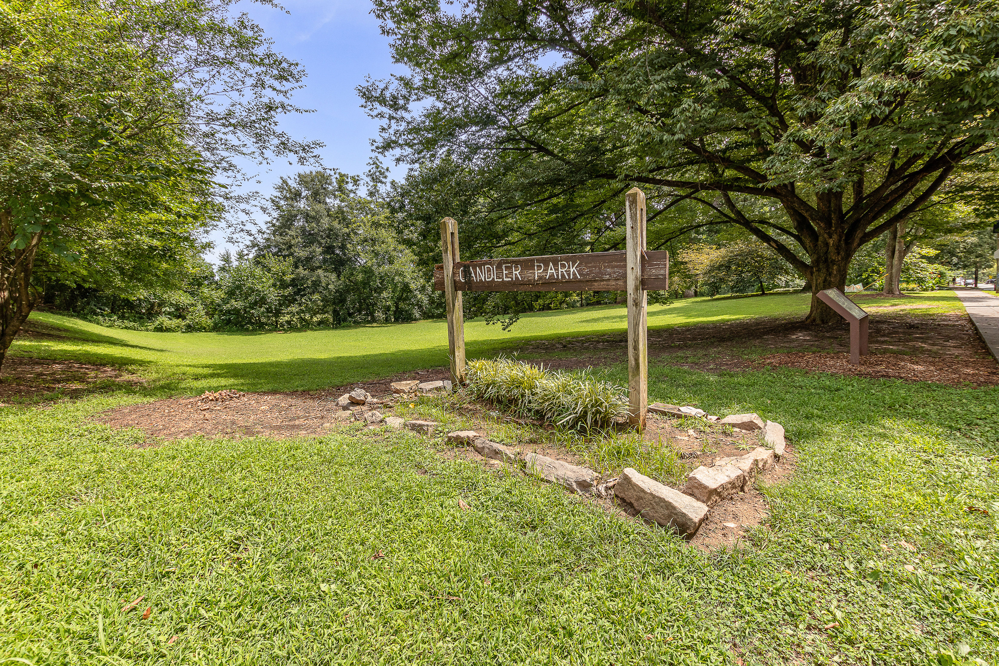  Rare Opportunity to Build Your Dream Home in Prime Candler Park - 物件實景
