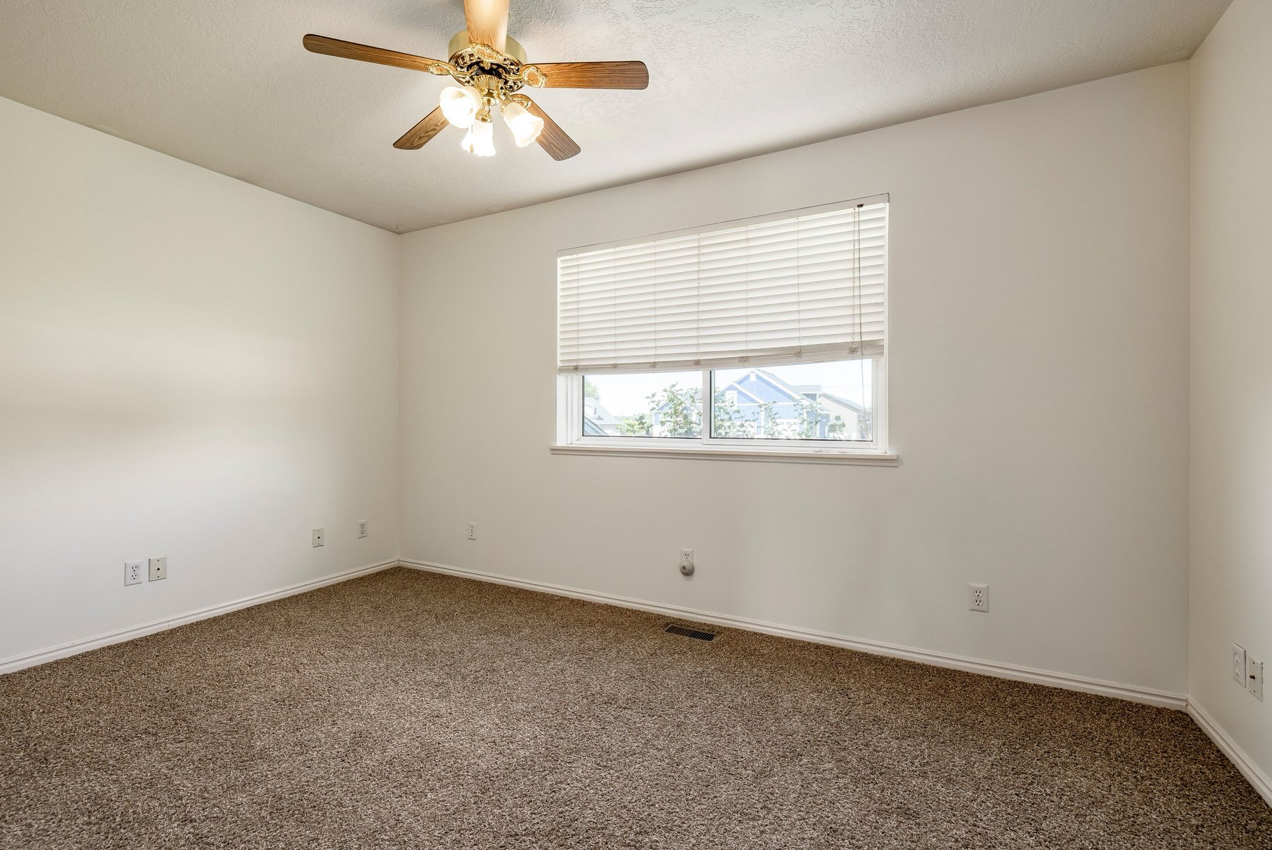  North Ogden Horse Property - 物件實景