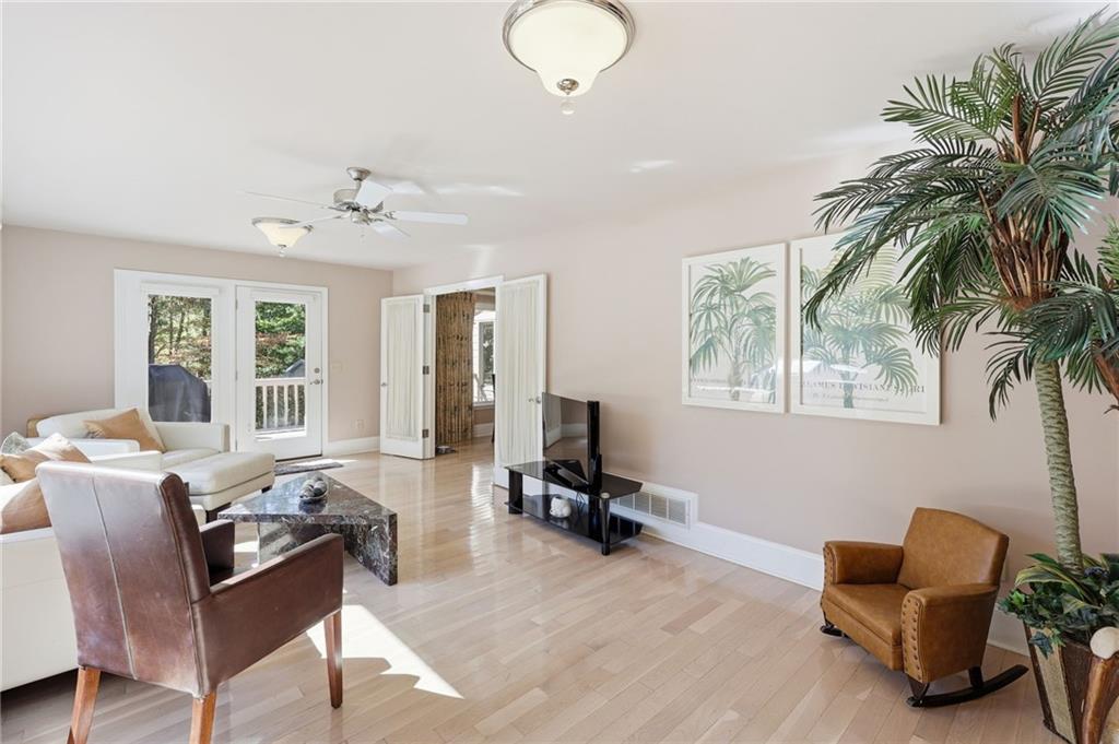 Buford, Georgia, 30518, United States, 4 Bedrooms Bedrooms, ,4 BathroomsBathrooms,Residential,For Sale,1986325