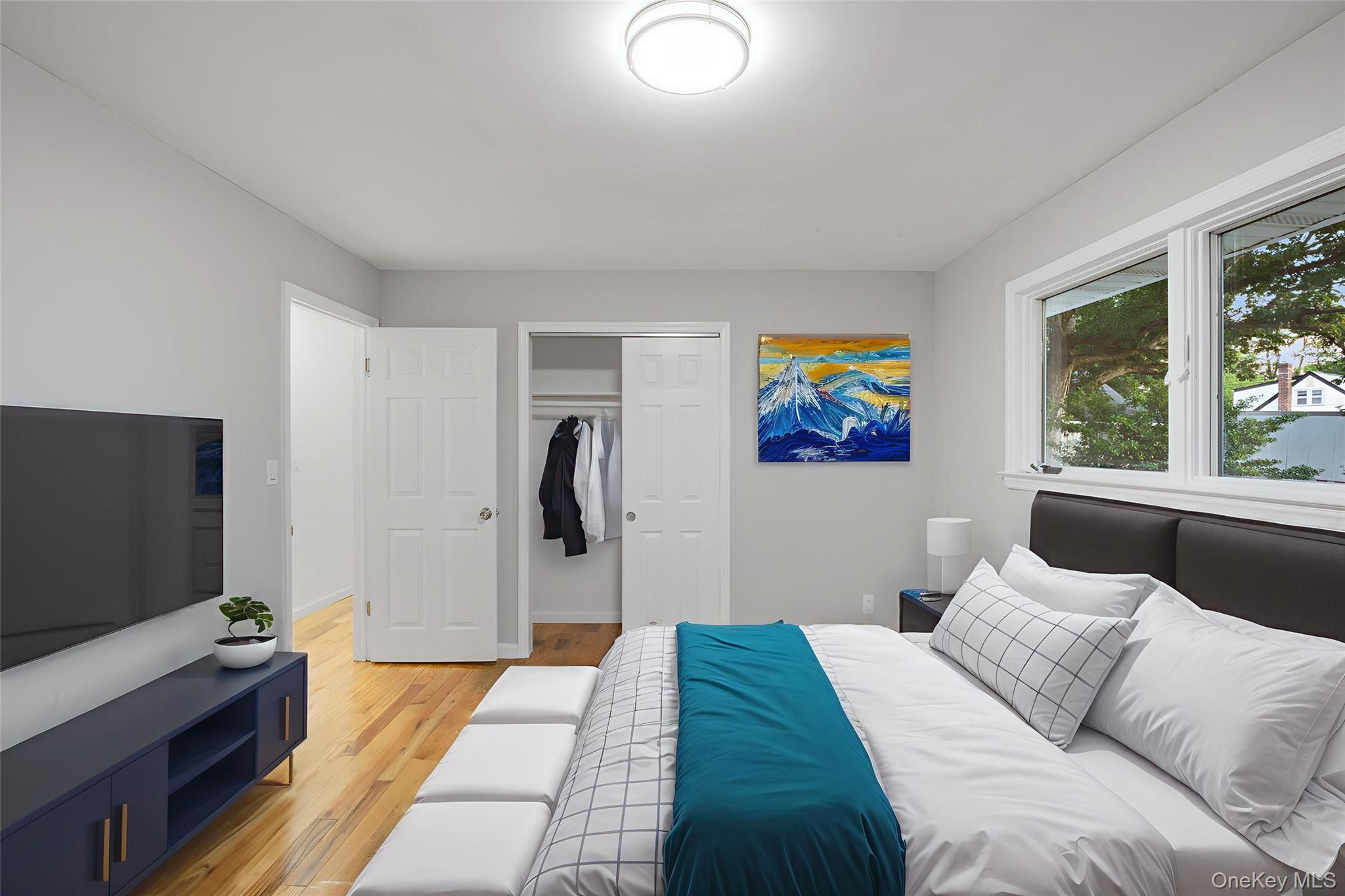 Amityville, New York, 11701, United States, 4 Bedrooms Bedrooms, ,2 BathroomsBathrooms,Residential,For Sale,2001816