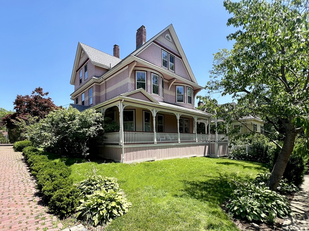 Cambridge, Massachusetts, 02140, United States, 5 Bedrooms Bedrooms, ,4 BathroomsBathrooms,Residential,For Sale,1939674