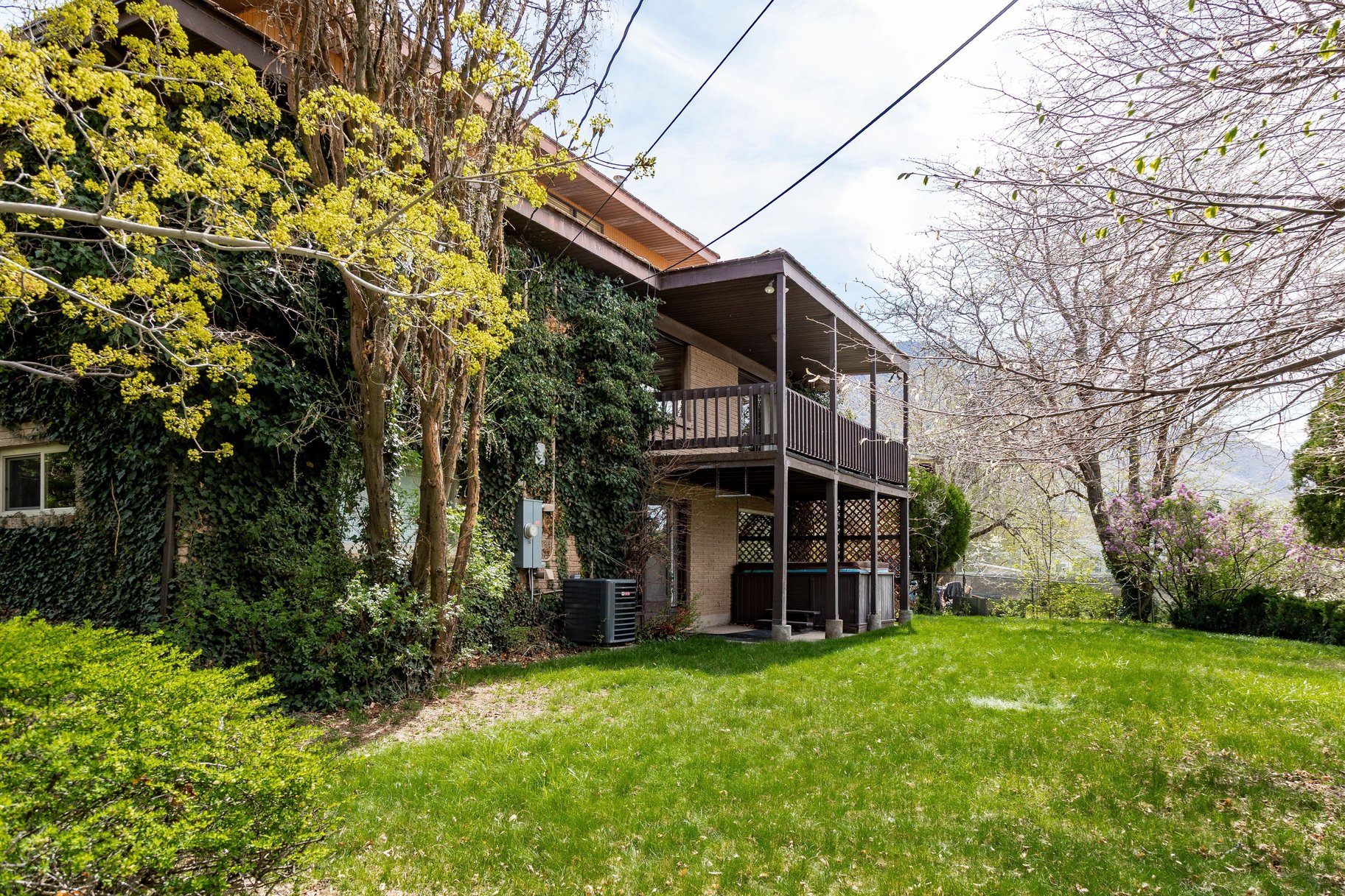  Solid Olympus Cove 2 Story With Mountain and Valley Views - 物件實景