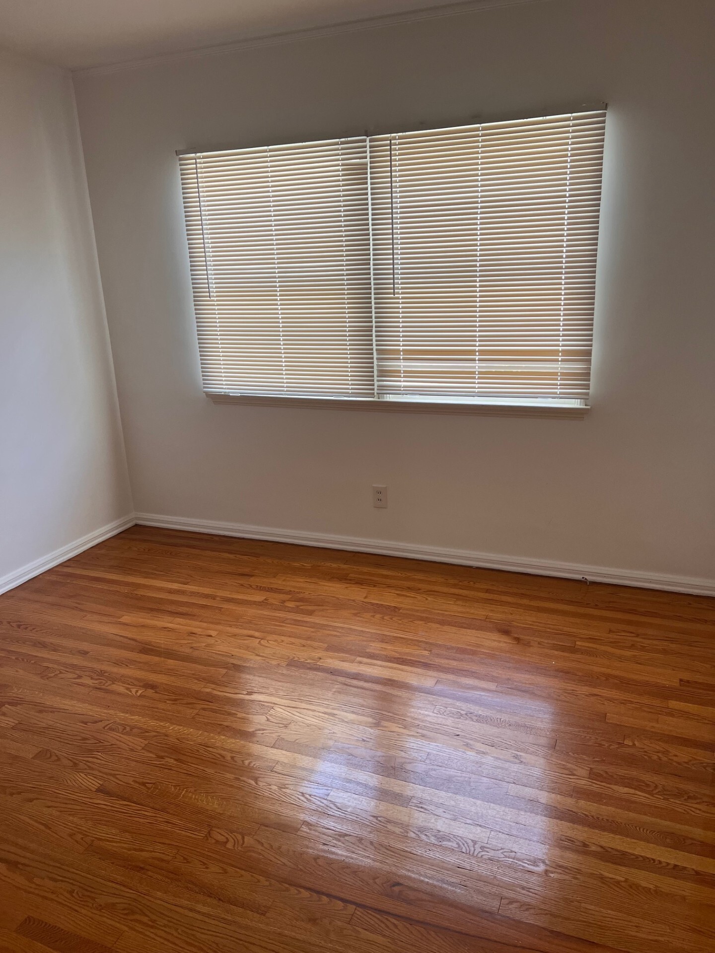  10612 Wilkins Ave - 物件實景