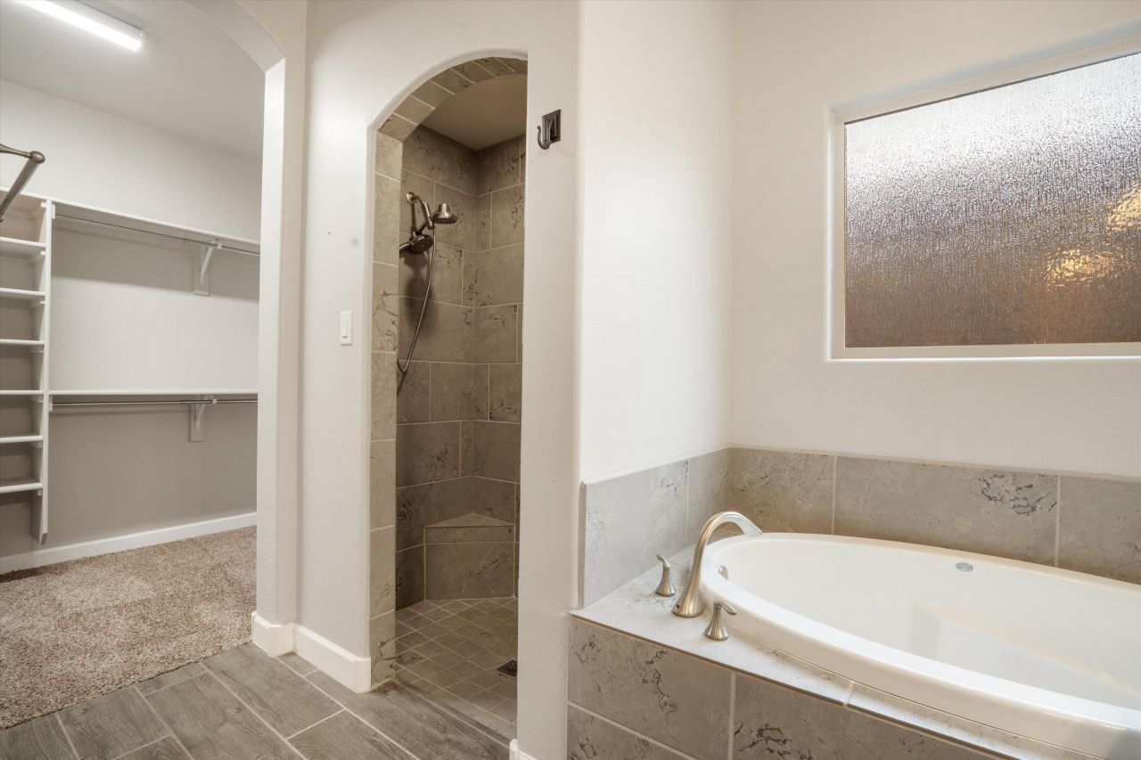 Rio Rancho, New Mexico, 87124, United States, 4 Bedrooms Bedrooms, ,4 BathroomsBathrooms,Residential,For Sale,1919636