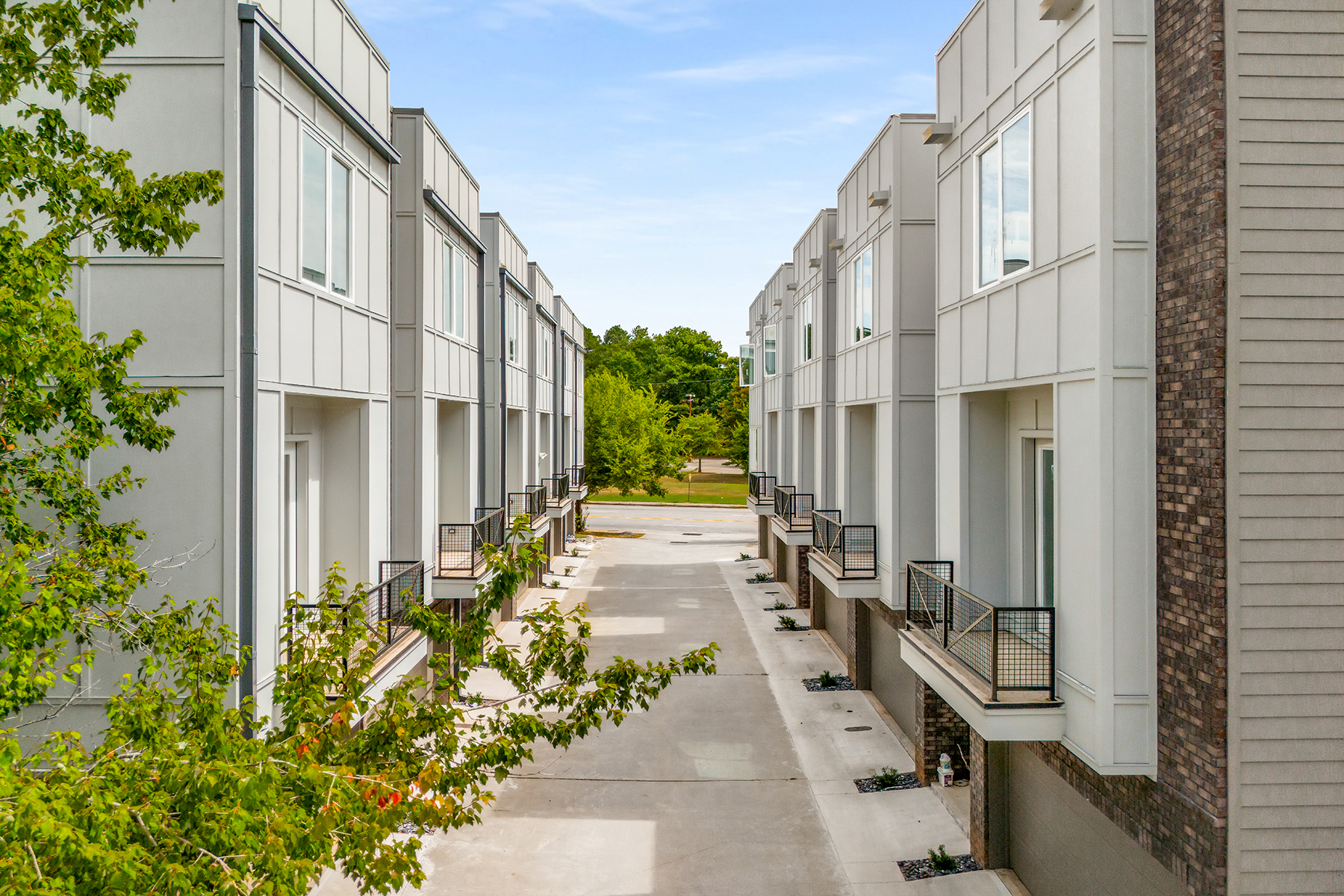  Stunning New Construction Townhomes Near Kirkwood and East Lake Village - 物件實景
