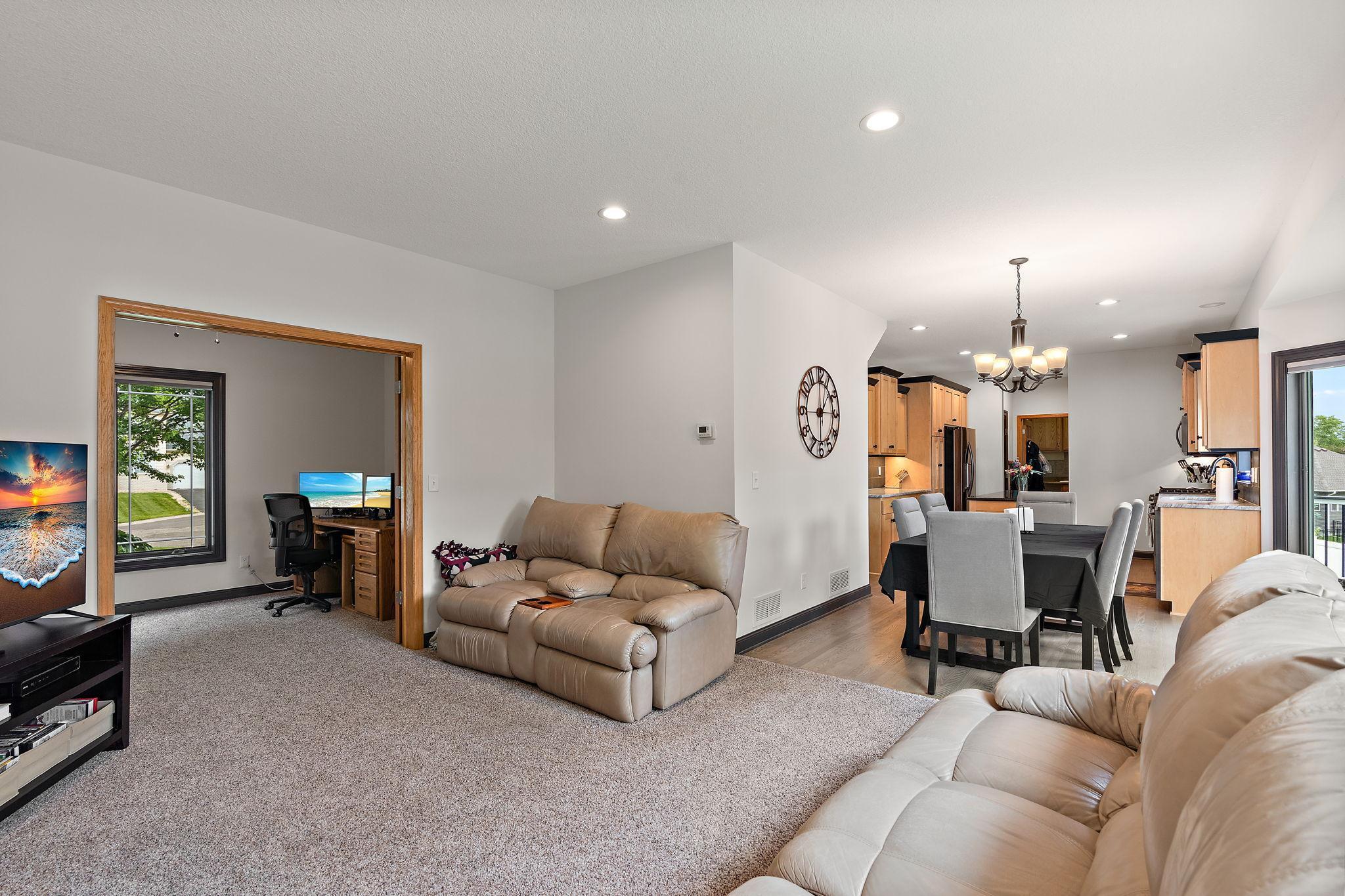 Oakdale, Minnesota, 55128, United States, 4 Bedrooms Bedrooms, ,4 BathroomsBathrooms,Residential,For Sale,1879213