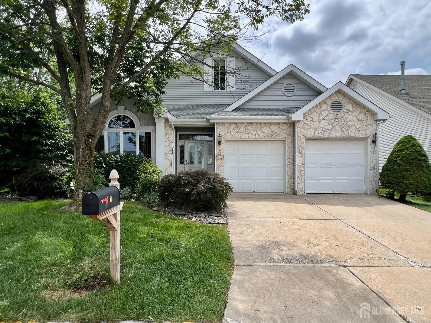 Monroe, New Jersey, 08831, United States, 2 Bedrooms Bedrooms, ,2 BathroomsBathrooms,Residential,For Sale,1896890