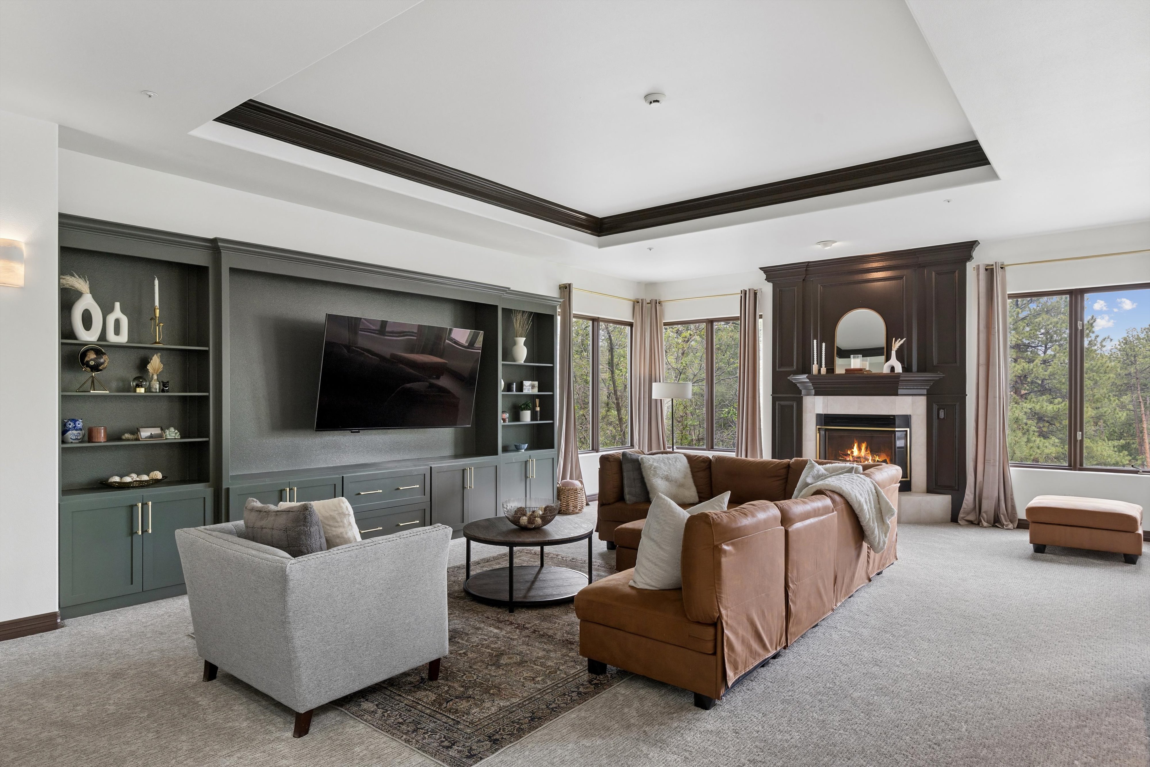  Remodeled 4 Bed 6 Bath Residence Offering Mountain, Sunset Views & Privacy - 物件實景