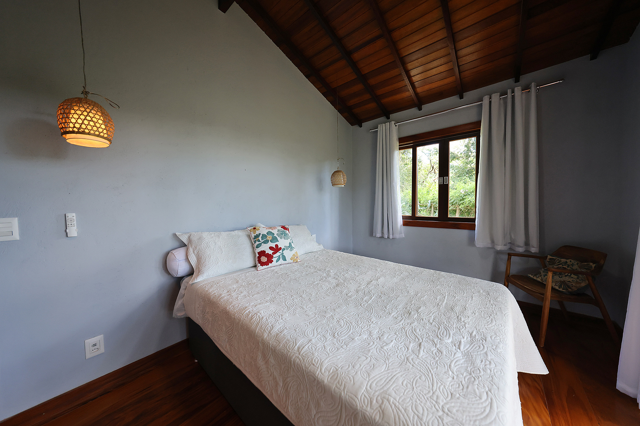  Private retreat surrounded by nature with two residences and mountain views - 物件實景