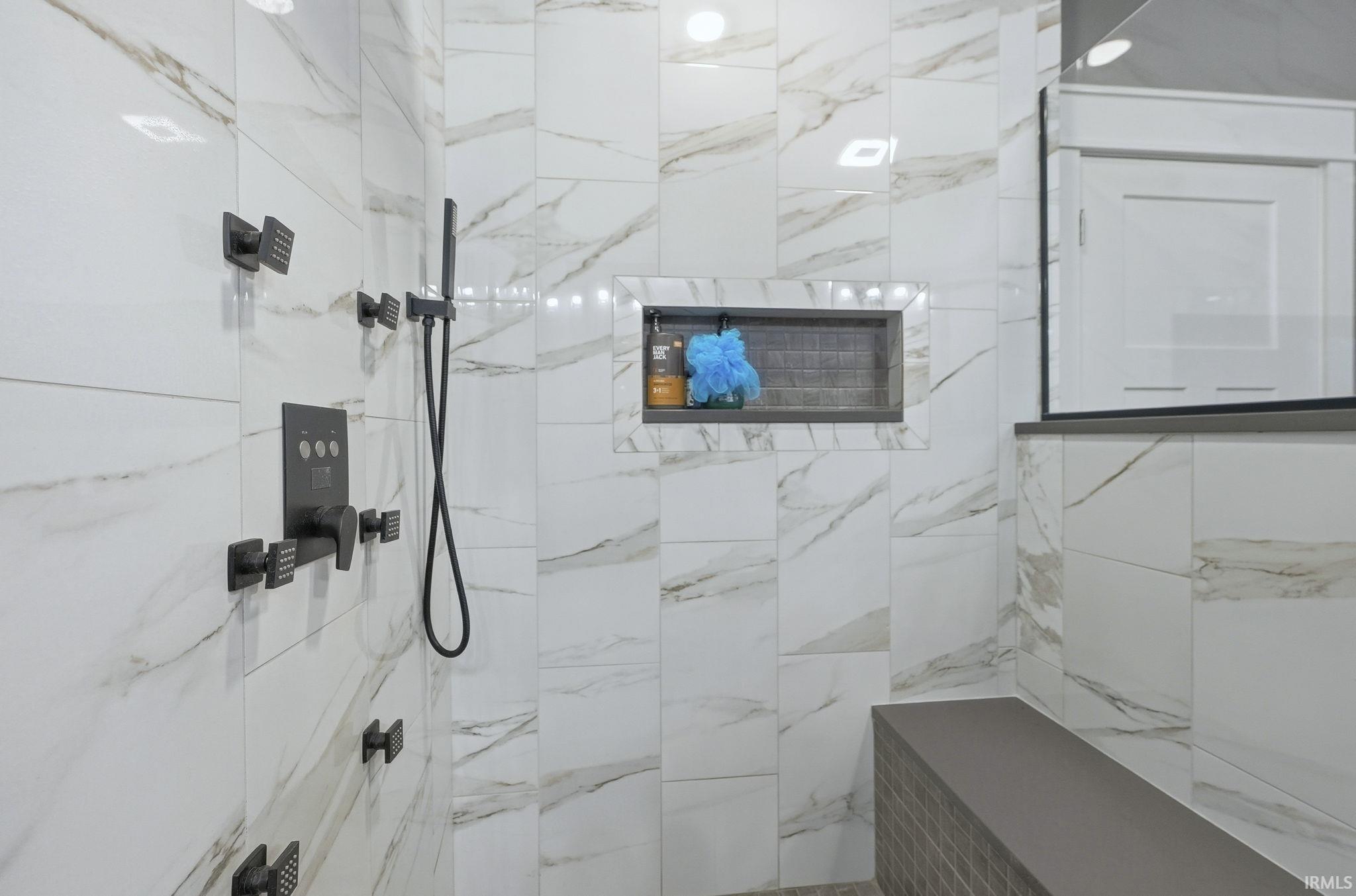 Auburn, Indiana, 46706-9568, United States, 3 Bedrooms Bedrooms, ,3 BathroomsBathrooms,Residential,For Sale,1987024