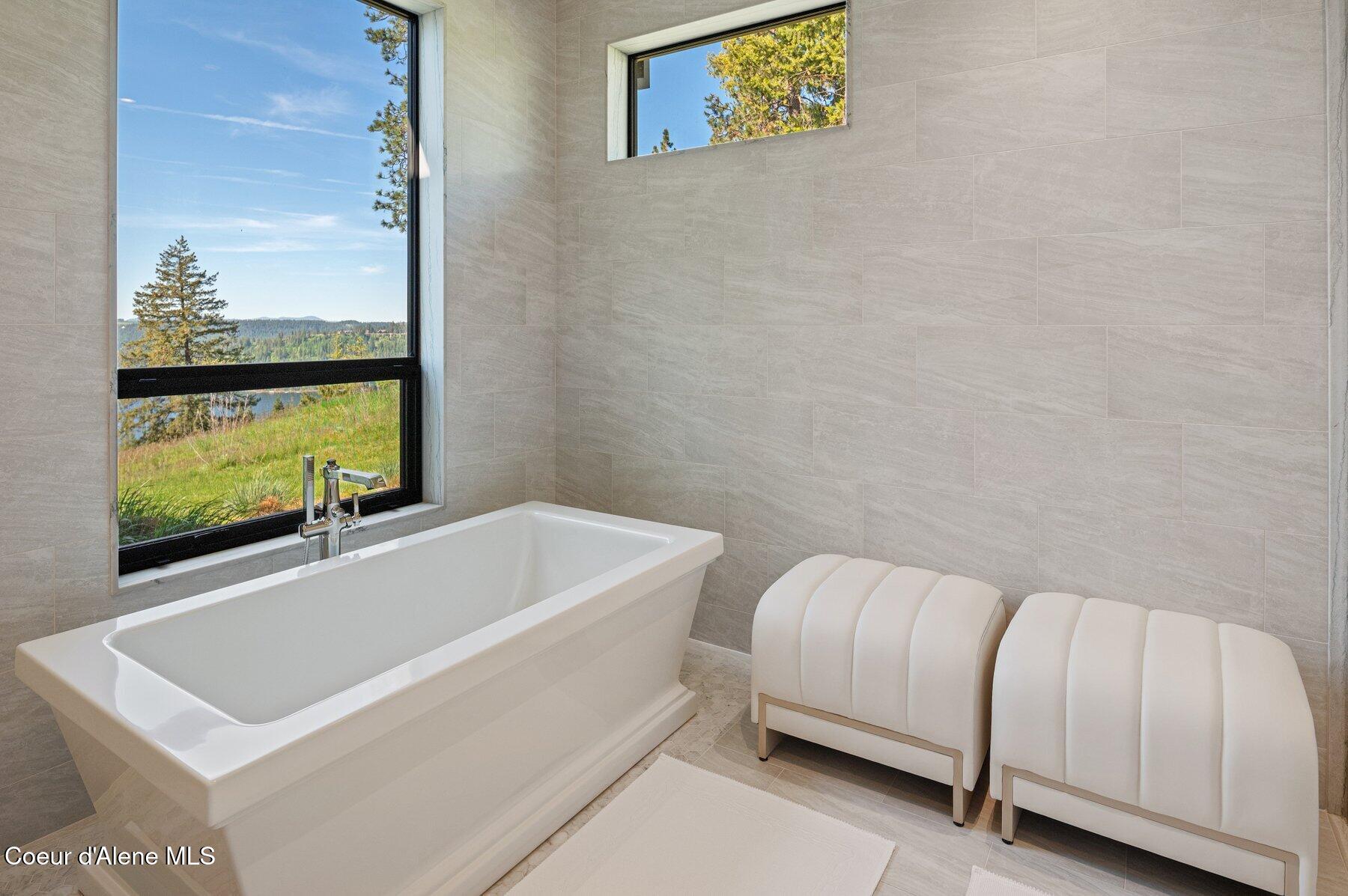 Coeur D'alene, Idaho, 83814, United States, 3 Bedrooms Bedrooms, ,2 BathroomsBathrooms,Residential,For Sale,1926176