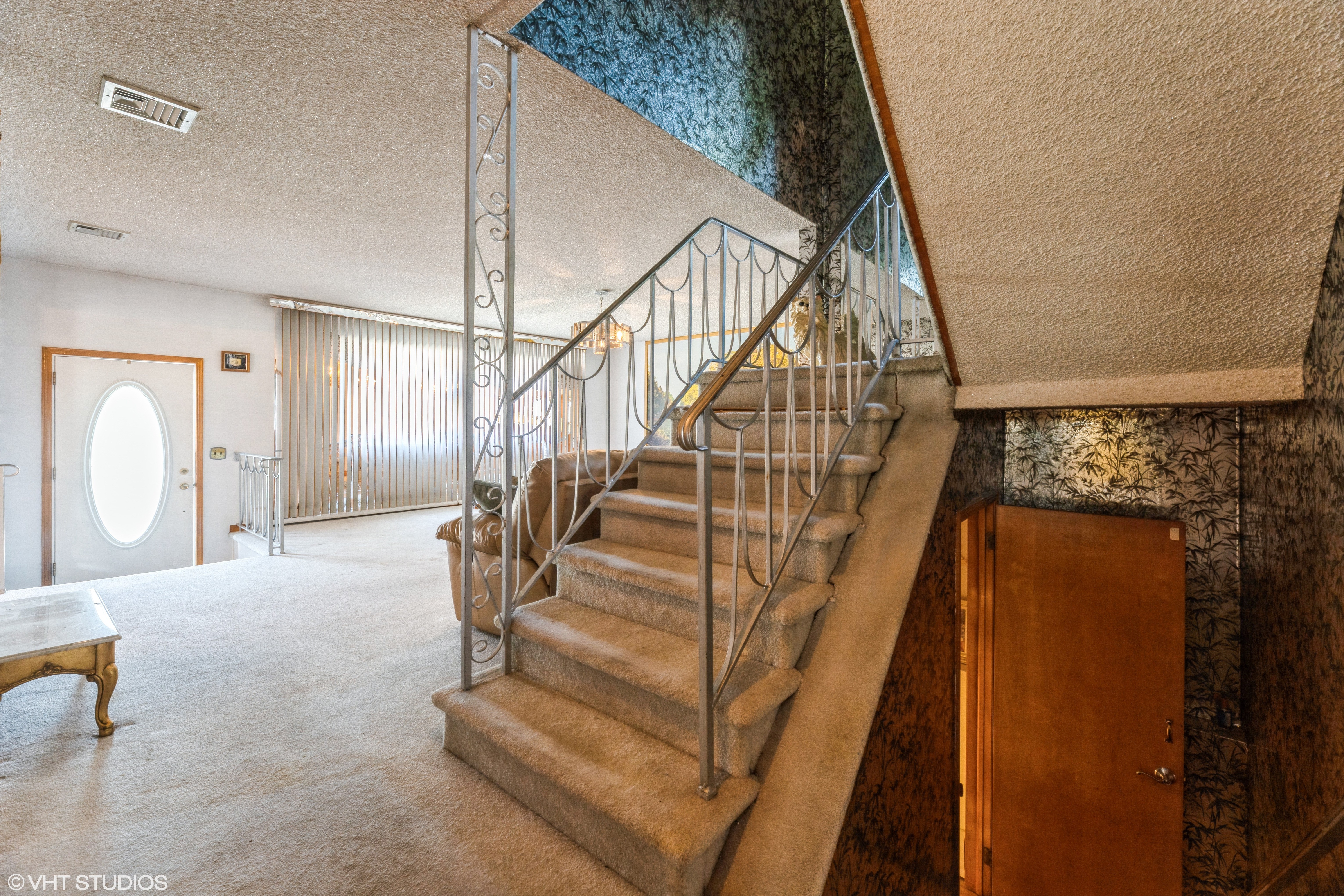 Moonachie, New Jersey, 07074, United States, 5 Bedrooms Bedrooms, ,4 BathroomsBathrooms,Residential,For Sale,1936964
