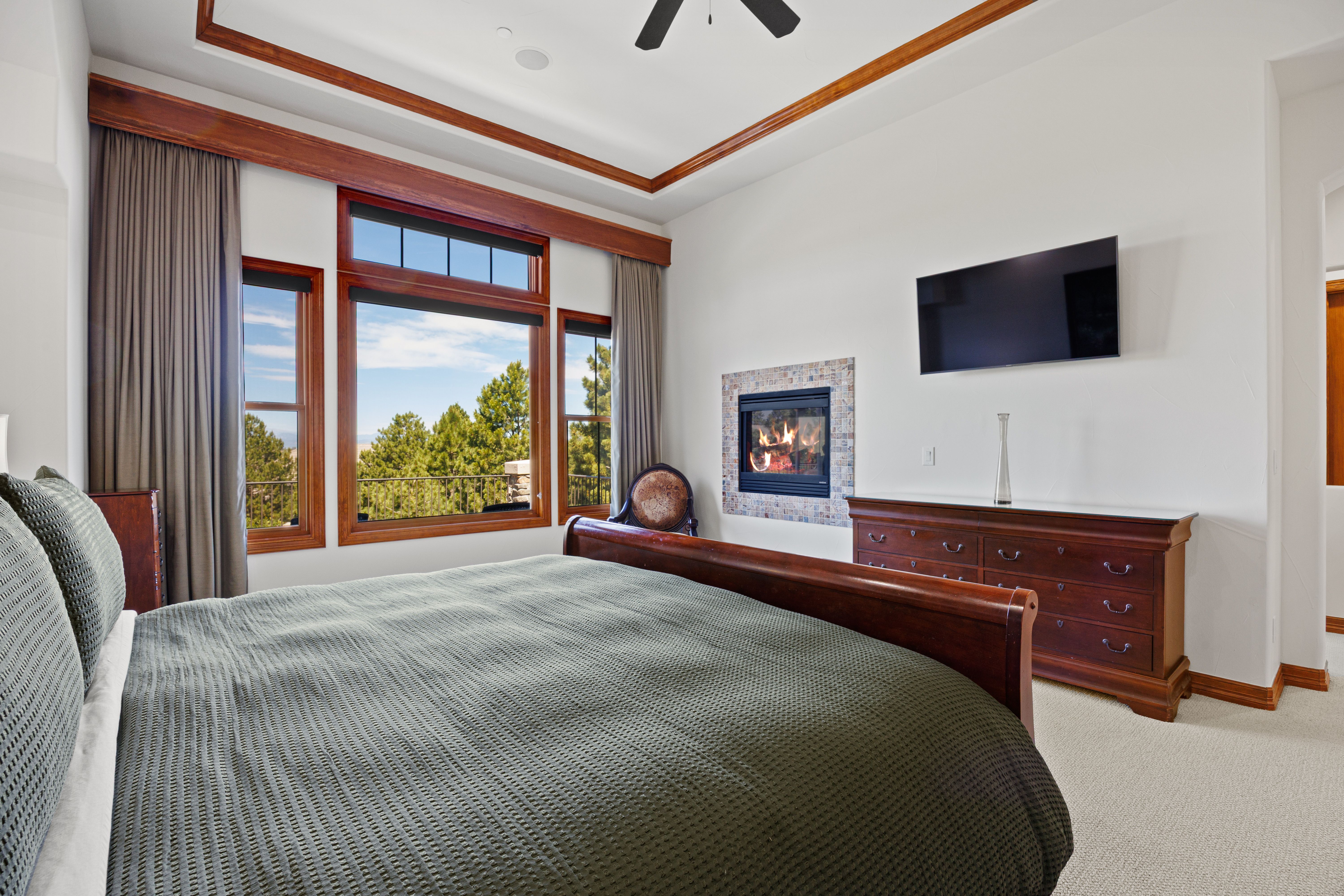  Edging the mountainside within the prestigious community of Castle Pines Village - 物件實景
