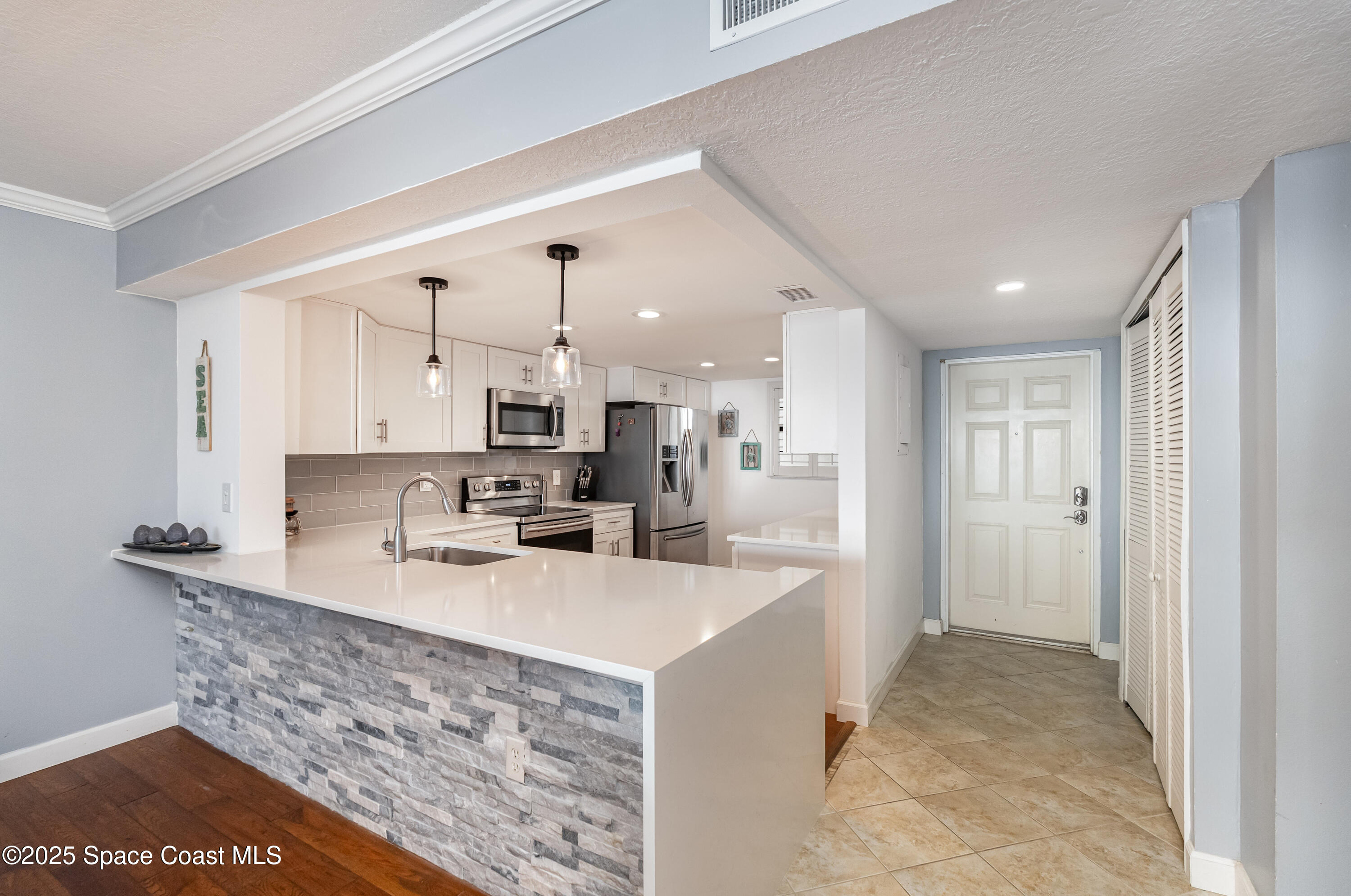 Cocoa Beach, Florida, 32931, United States, 2 Bedrooms Bedrooms, ,2 BathroomsBathrooms,Residential,For Sale,1979043