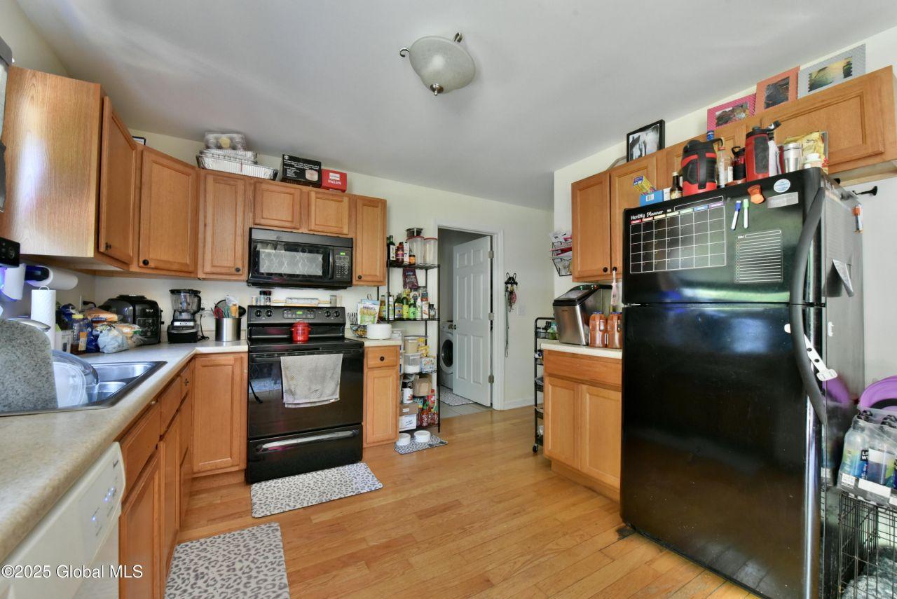 Halfmoon, New York, 12065, United States, 6 Bedrooms Bedrooms, ,6 BathroomsBathrooms,Residential,For Sale,1840061