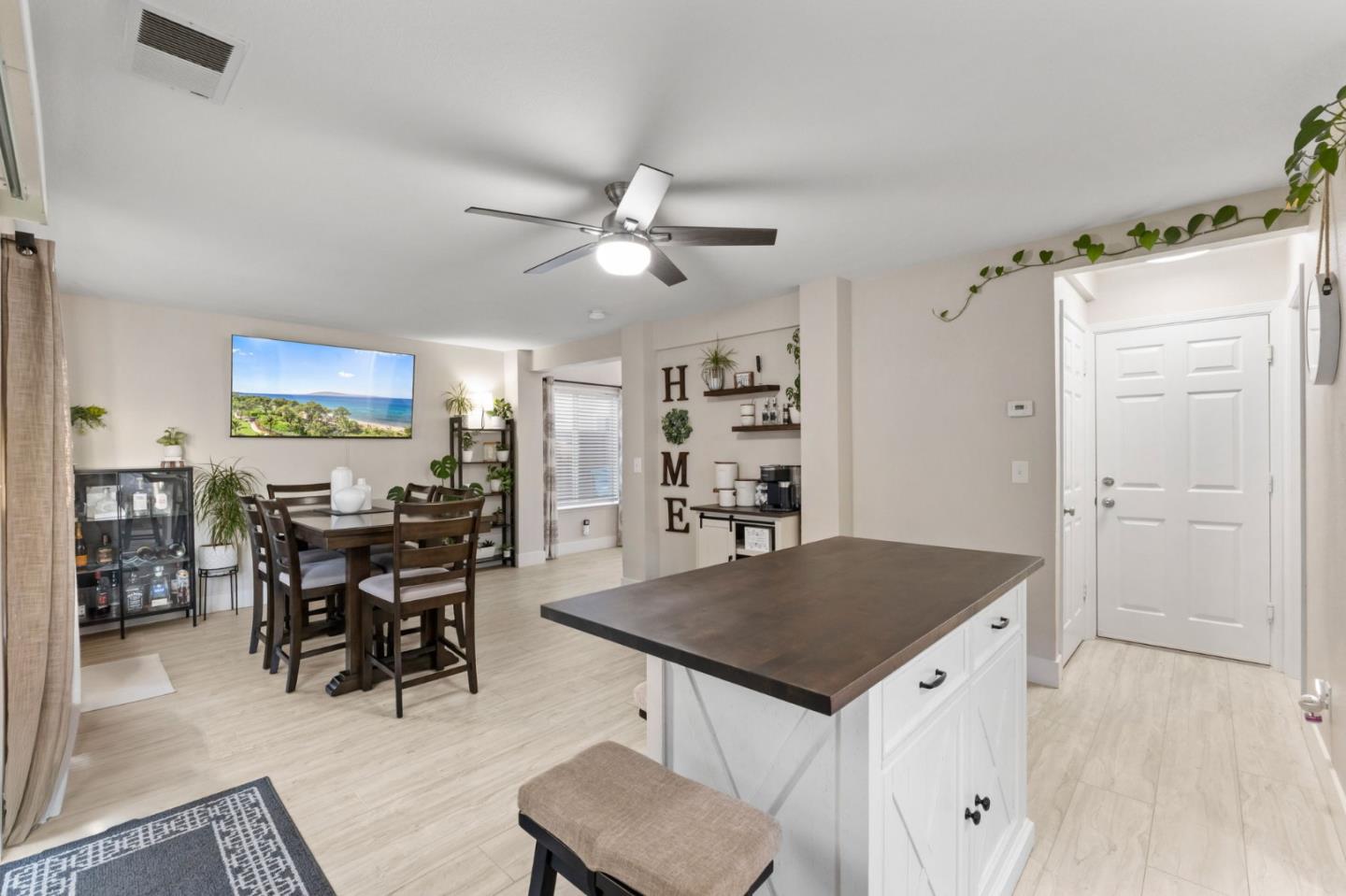 Gilroy, California, 95020, United States, 4 Bedrooms Bedrooms, ,3 BathroomsBathrooms,Residential,For Sale,1986301