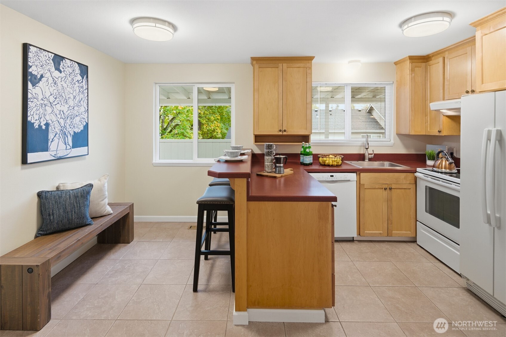 Kirkland, Washington, 98033, United States, 4 Bedrooms Bedrooms, ,3 BathroomsBathrooms,Residential,For Sale,1988062