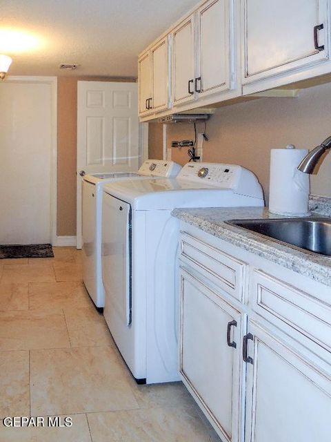 El Paso, Texas, 79935, United States, 4 Bedrooms Bedrooms, ,2 BathroomsBathrooms,Residential,For Sale,1923244