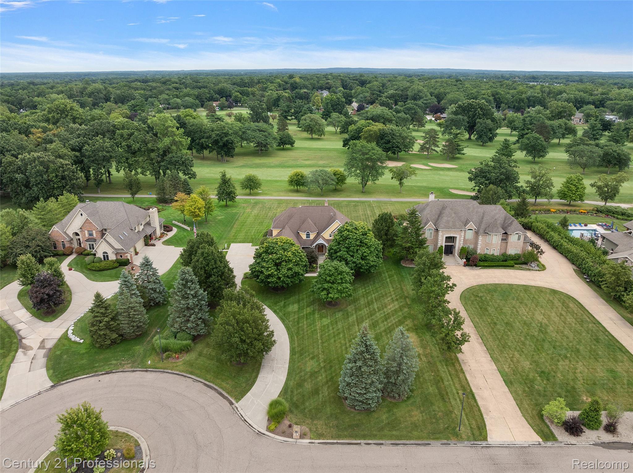 GrandBlanc, Michigan, 48439, United States, 4 Bedrooms Bedrooms, ,5 BathroomsBathrooms,Residential,For Sale,1980457