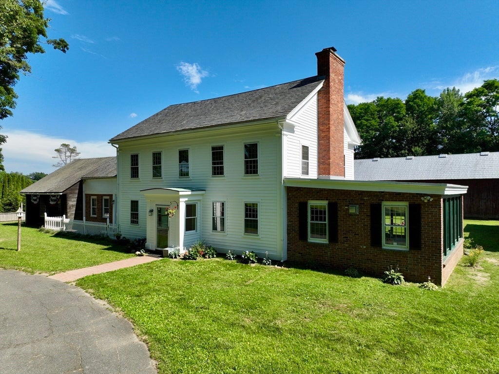 Hadley, Massachusetts, 01035, United States, 5 Bedrooms Bedrooms, ,3 BathroomsBathrooms,Residential,For Sale,1885251