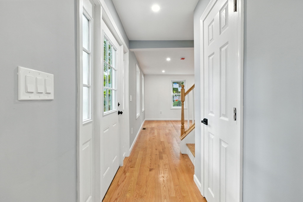 East Bridgewater, Massachusetts, 02333, United States, 3 Bedrooms Bedrooms, ,3 BathroomsBathrooms,Residential,For Sale,1943451