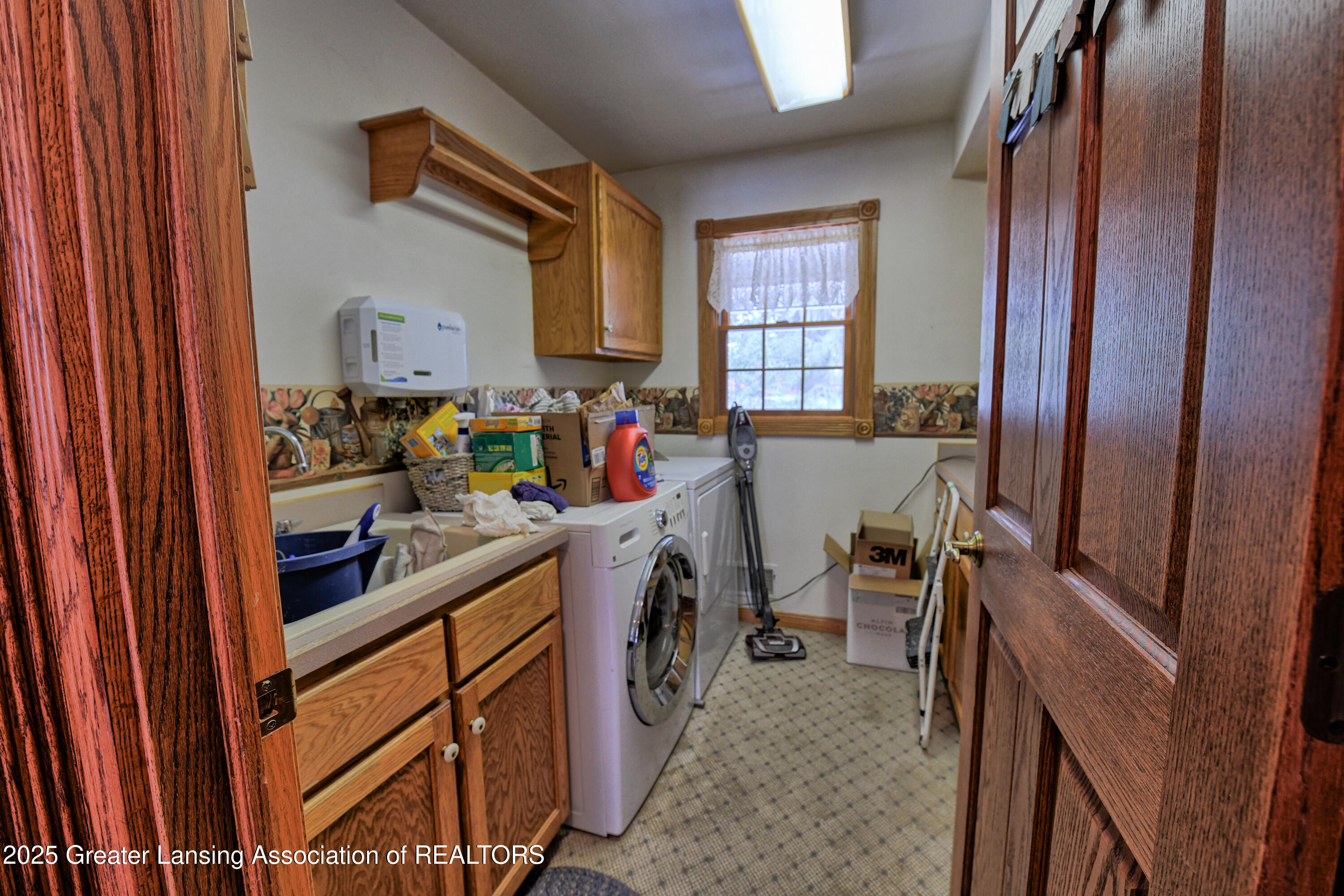 Portland, Michigan, 48875, United States, 5 Bedrooms Bedrooms, ,4 BathroomsBathrooms,Residential,For Sale,2031480