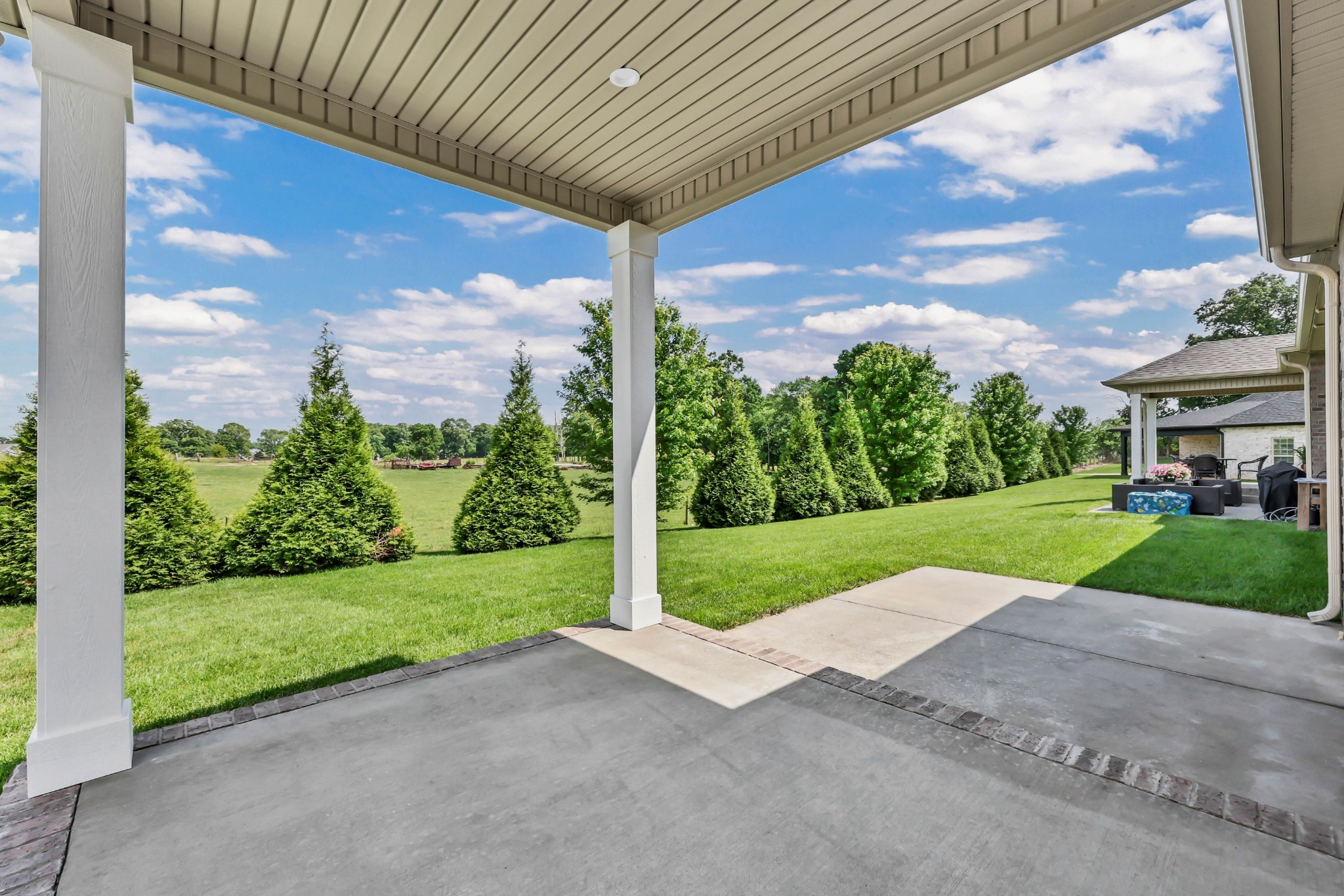 Clarksville, Tennessee, 37043, United States, 3 Bedrooms Bedrooms, ,3 BathroomsBathrooms,Residential,For Sale,2048217