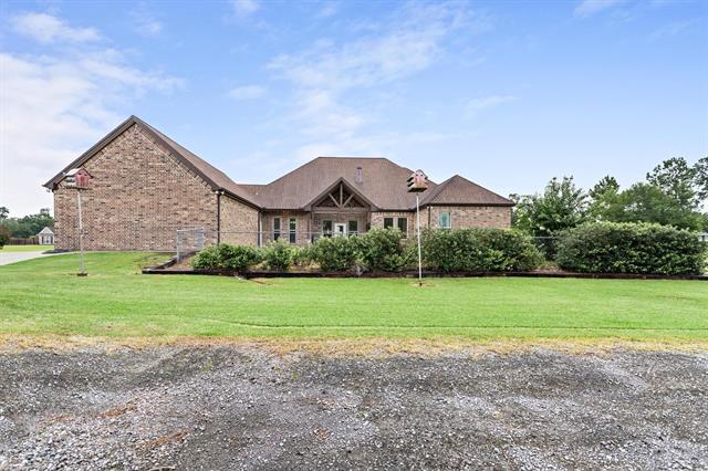 Orange, Texas, 77630, United States, 4 Bedrooms Bedrooms, ,3 BathroomsBathrooms,Residential,For Sale,1896582