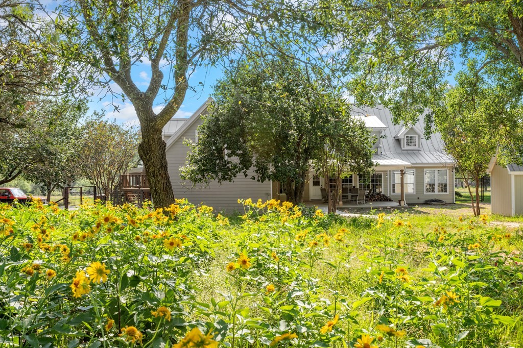 405 405 Frederick Rd, Fredericksburg, Texas, 78624, United States, 5 Bedrooms Bedrooms, ,5 BathroomsBathrooms,Residential,For Sale,405 405 Frederick Rd,1413377