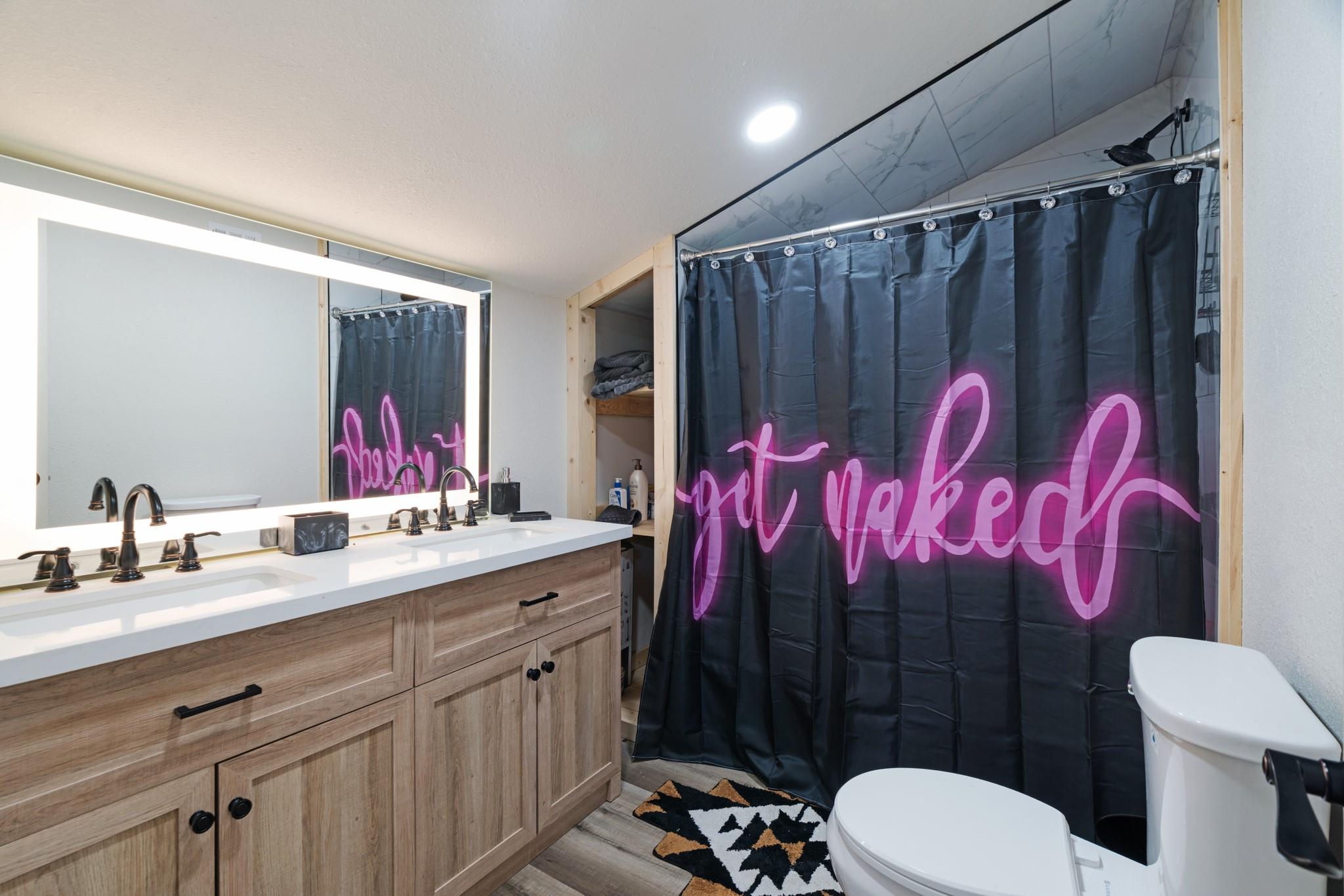 Roxton, Texas, 75477, United States, 3 Bedrooms Bedrooms, ,3 BathroomsBathrooms,Residential,For Sale,1982011