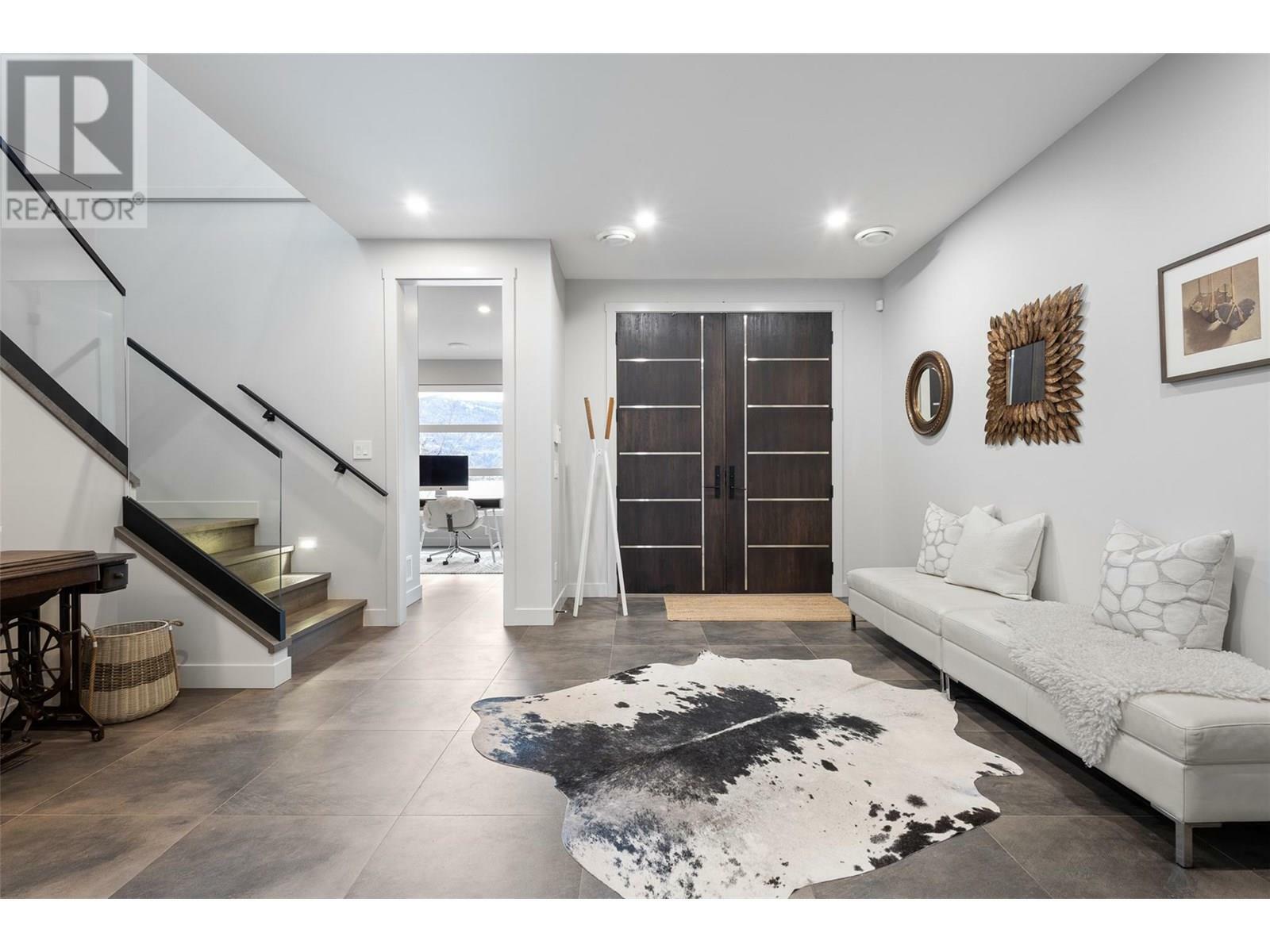 KELOWNA, British Columbia, V4V 1N4, CA, 4 Bedrooms Bedrooms, ,3 BathroomsBathrooms,Residential,For Sale,1859921