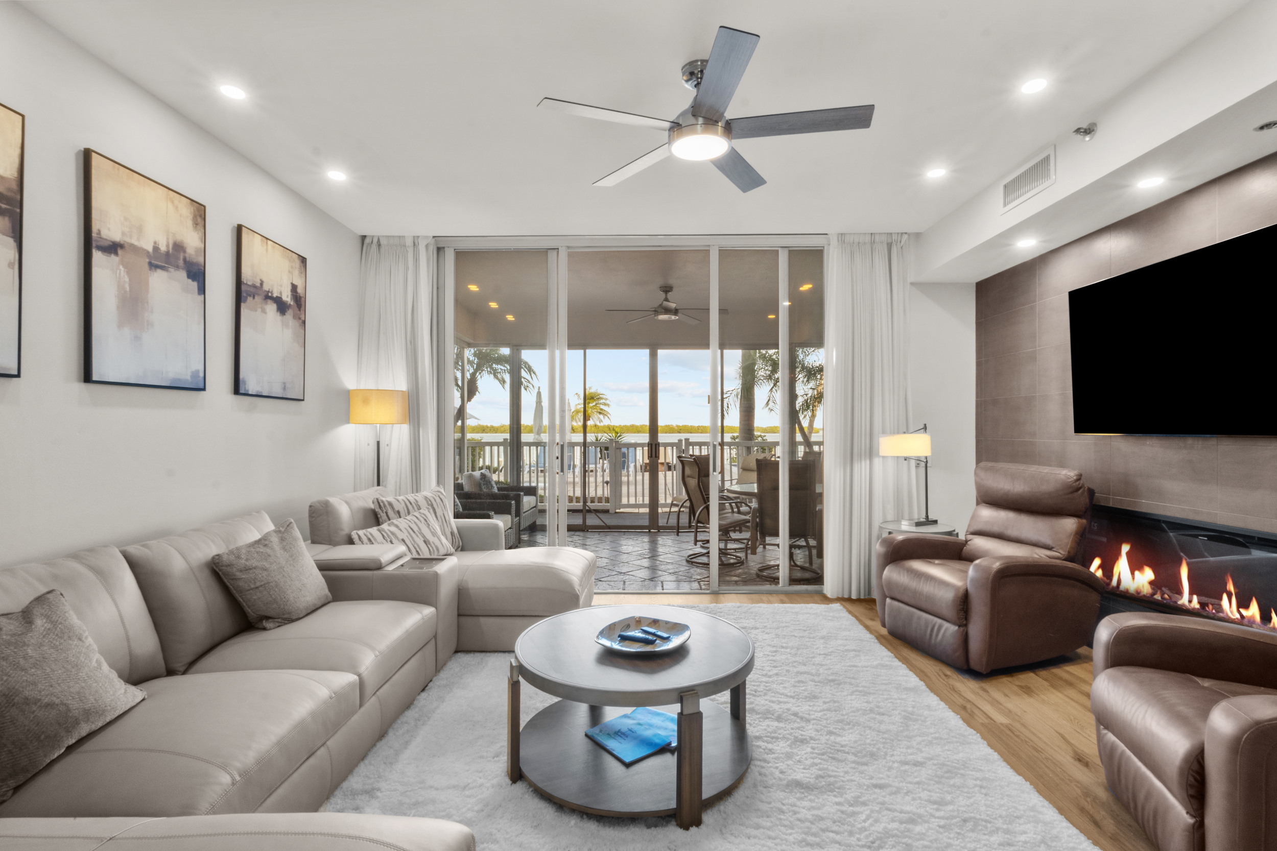 Longboat Key, Florida, 34228, United States, 2 Bedrooms Bedrooms, ,2 BathroomsBathrooms,Residential,For Sale,2036968