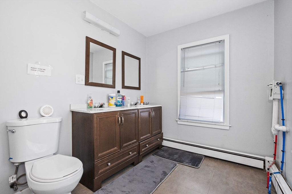 Quincy, Massachusetts, 02169, United States, 4 Bedrooms Bedrooms, ,2 BathroomsBathrooms,Residential,For Sale,1919817