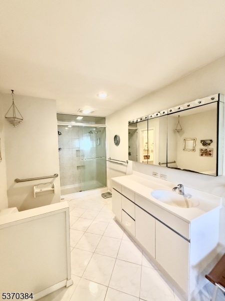 Springfield Twp., New Jersey, 07081, United States, 4 Bedrooms Bedrooms, ,4 BathroomsBathrooms,Residential,For Sale,1898567