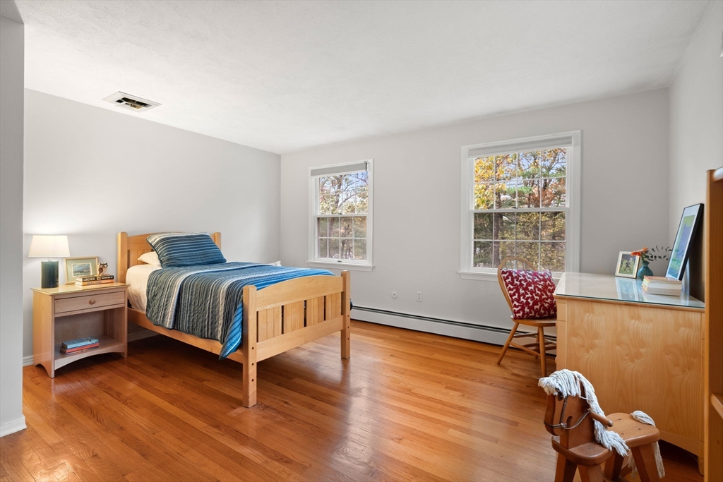 Andover, Massachusetts, 01810, United States, 4 Bedrooms Bedrooms, ,3 BathroomsBathrooms,Residential,For Sale,1987628