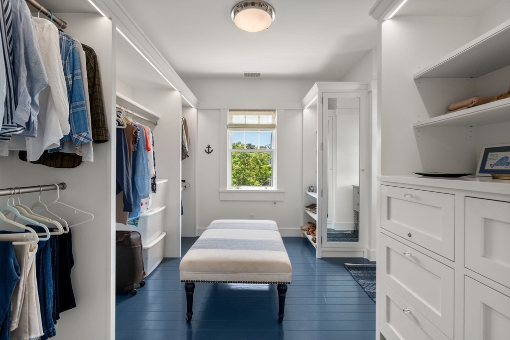 Oak Bluffs, Massachusetts, 02557, United States, 8 Bedrooms Bedrooms, ,9 BathroomsBathrooms,Residential,For Sale,1848541