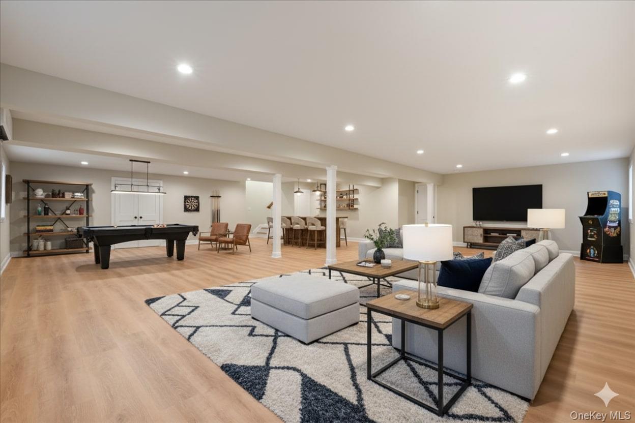 Westbury, New York, 11590, United States, 5 Bedrooms Bedrooms, ,5 BathroomsBathrooms,Residential,For Sale,1991038