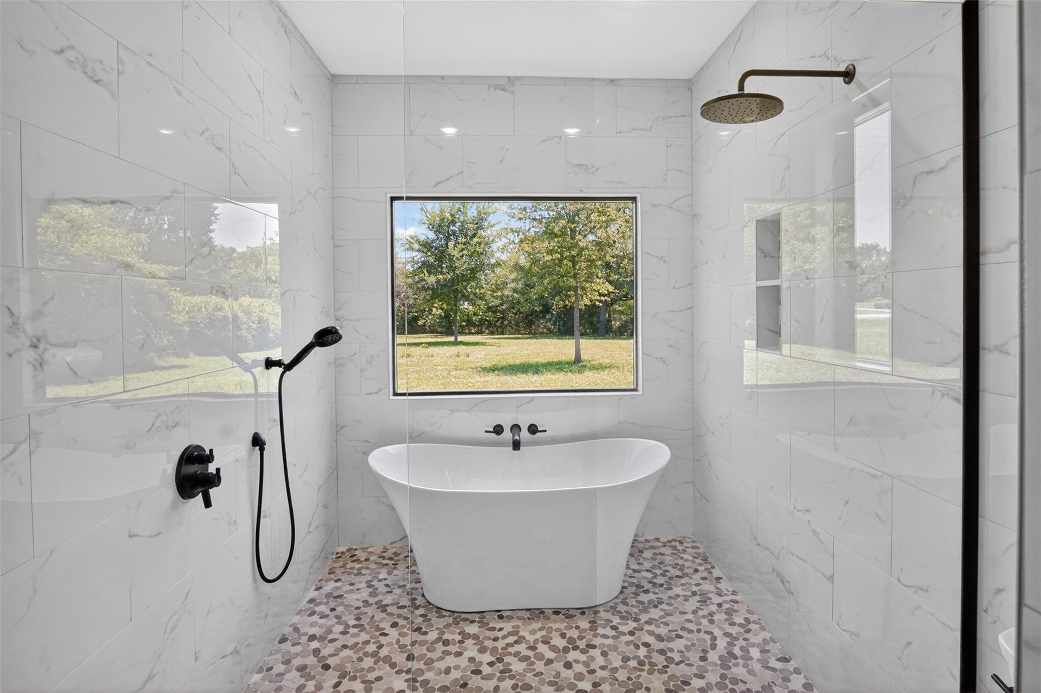 Paris, Texas, 75462, United States, 4 Bedrooms Bedrooms, ,4 BathroomsBathrooms,Residential,For Sale,2049414
