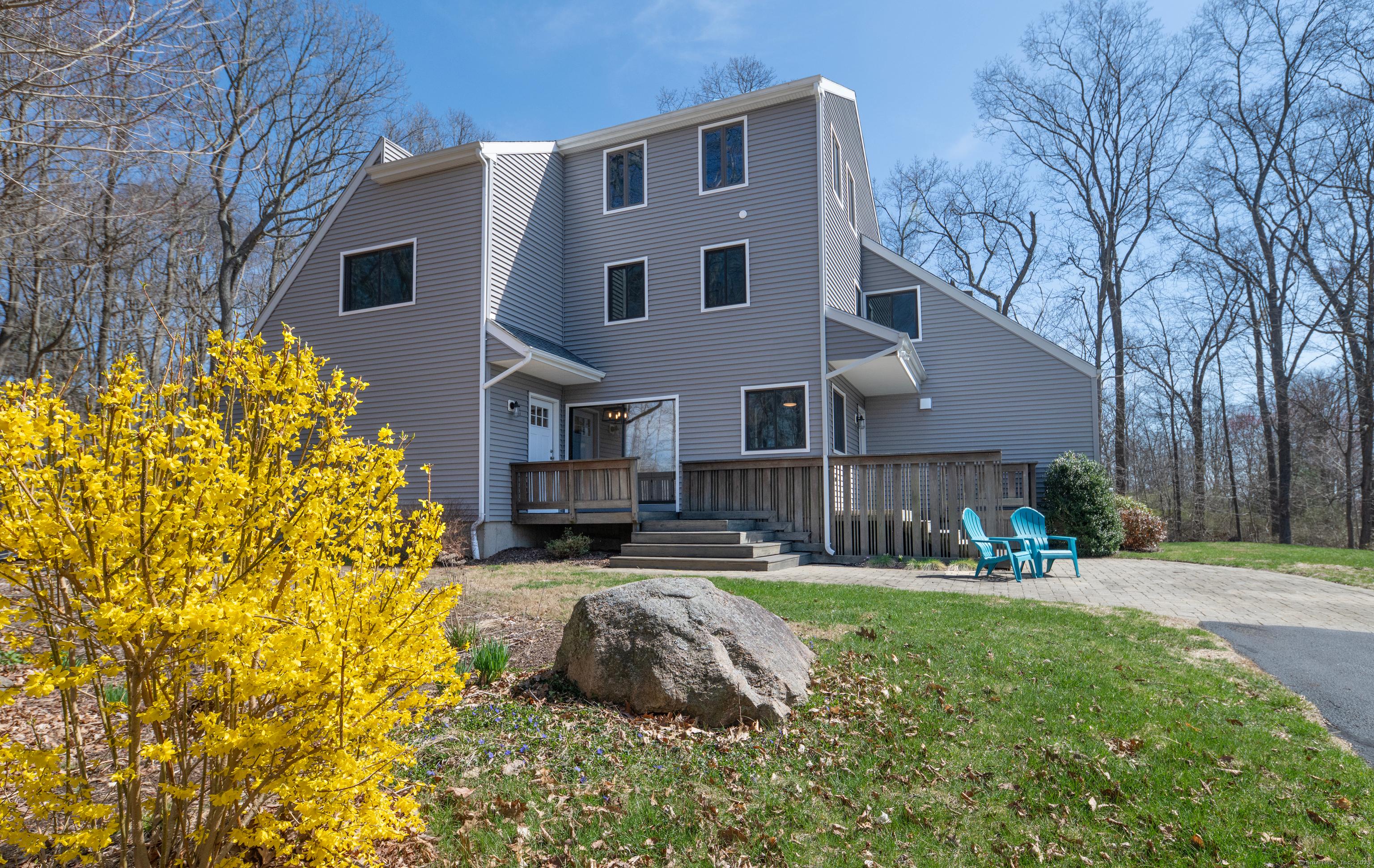 Guilford, Connecticut, 06437, United States, 3 Bedrooms Bedrooms, ,2 BathroomsBathrooms,Residential,For Sale,1935786
