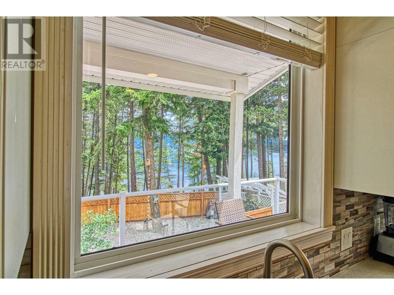 KELOWNA, British Columbia, V1Z 3W4, CA, 5 Bedrooms Bedrooms, ,3 BathroomsBathrooms,Residential,For Sale,1876914