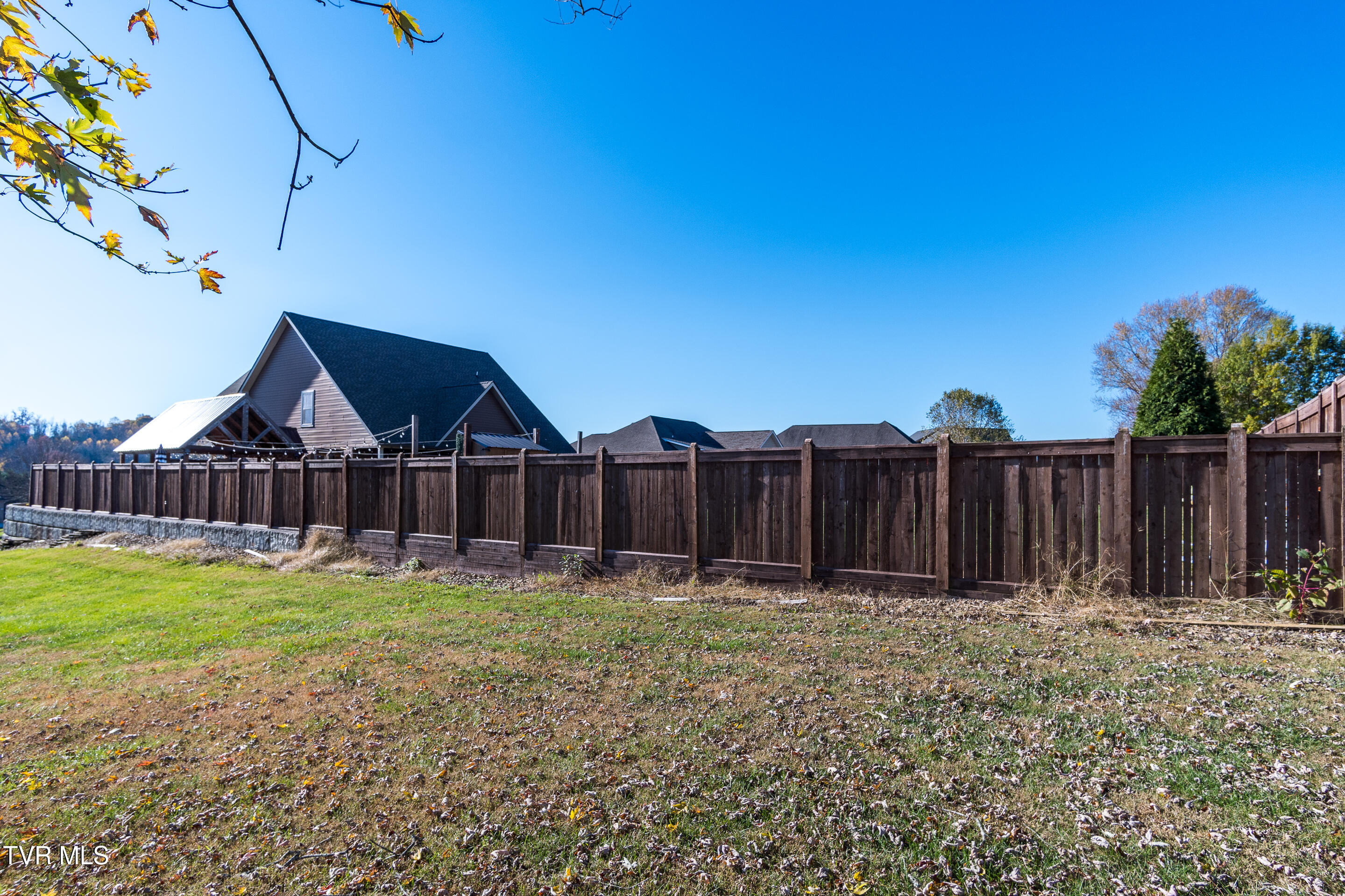 Piney Flats, Tennessee, 37686, United States, 4 Bedrooms Bedrooms, ,4 BathroomsBathrooms,Residential,For Sale,2005173