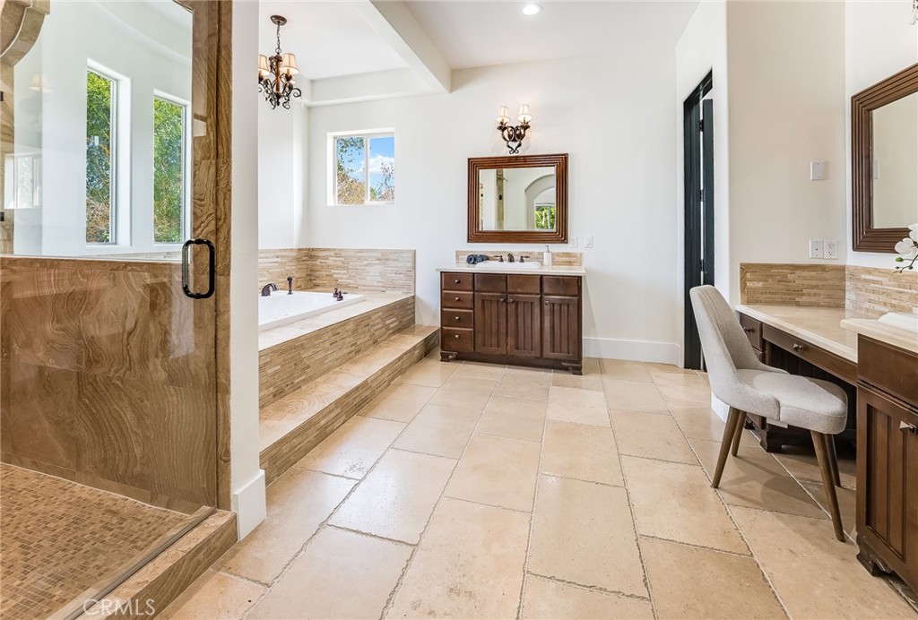 Woodland Hills, California, 91367, United States, 5 Bedrooms Bedrooms, ,6 BathroomsBathrooms,Residential,For Sale,1861197