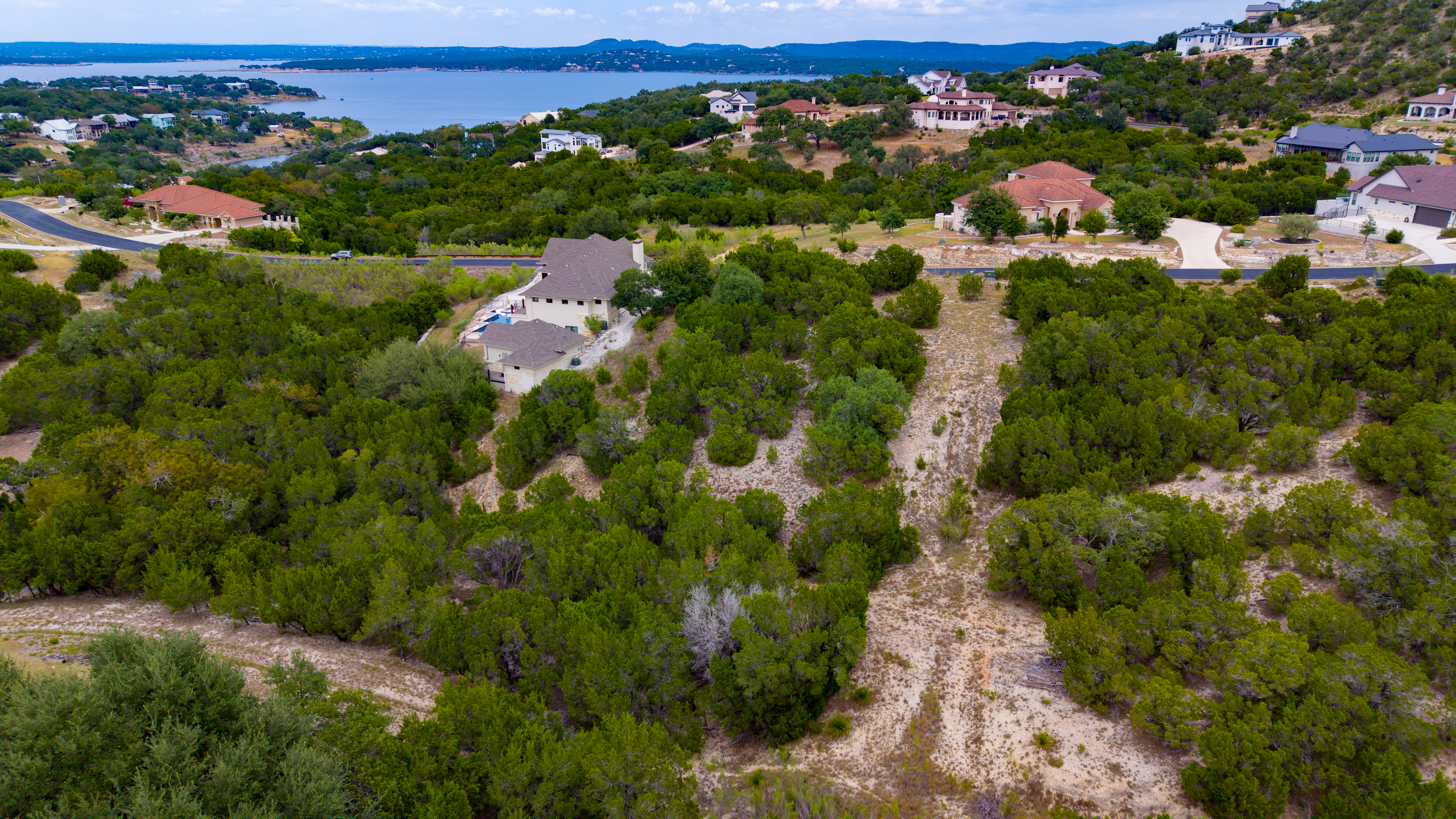  Expansive Lake and Hill Country Views - 物件實景