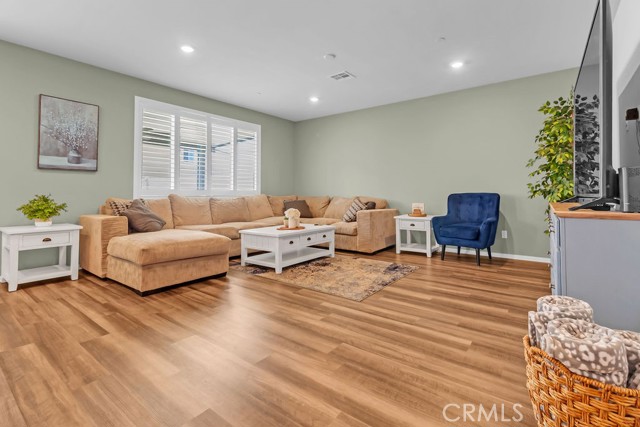 Moreno Valley, California, 92551, United States, 5 Bedrooms Bedrooms, ,3 BathroomsBathrooms,Residential,For Sale,1983557