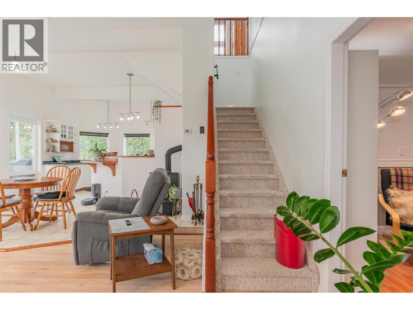 CASTLEGAR, British Columbia, V1N 2S5, CA, 5 Bedrooms Bedrooms, ,3 BathroomsBathrooms,Residential,For Sale,1918306